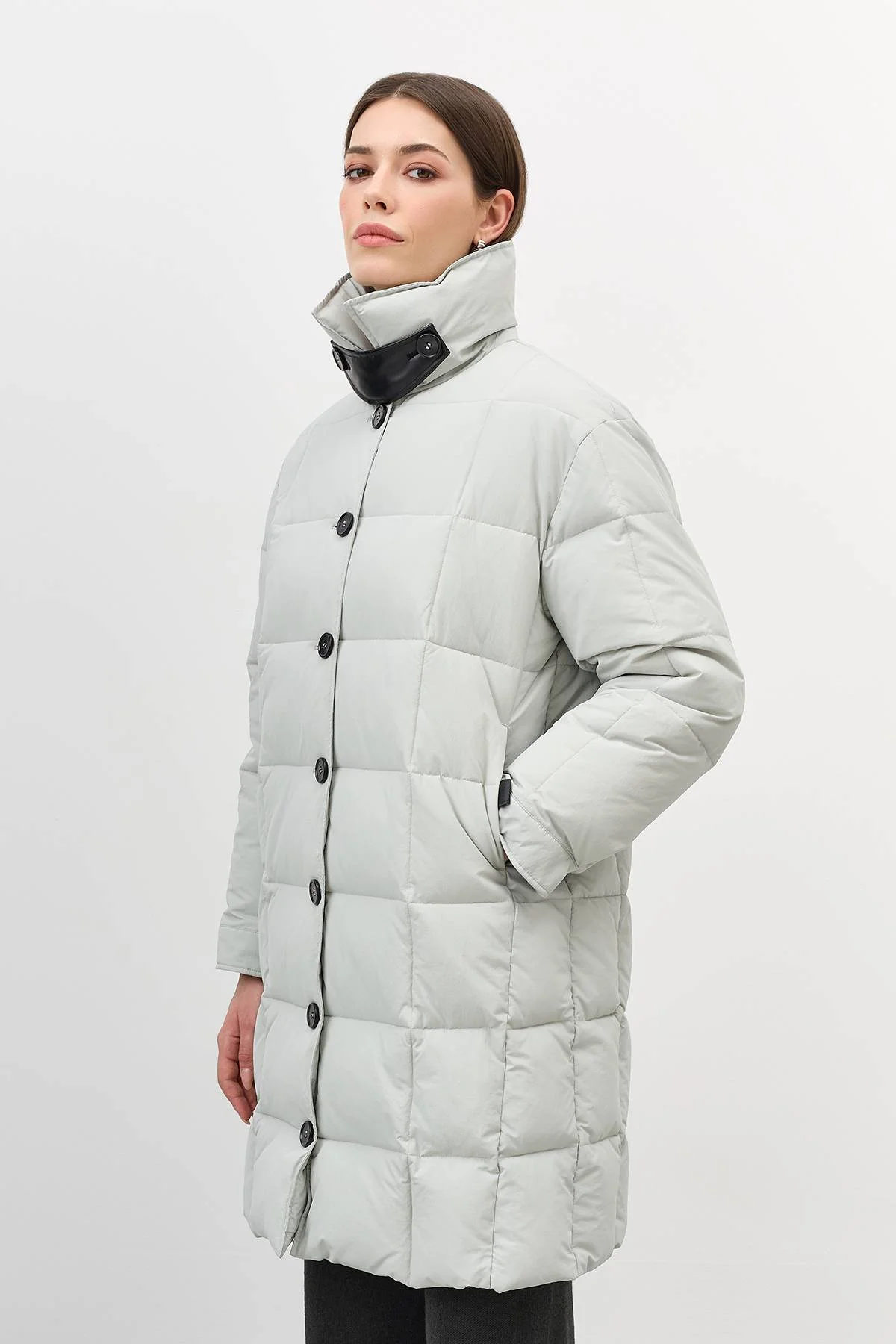 Лимитированная серия стеганое пальто с контрастной фурнитурой с палантином, 50