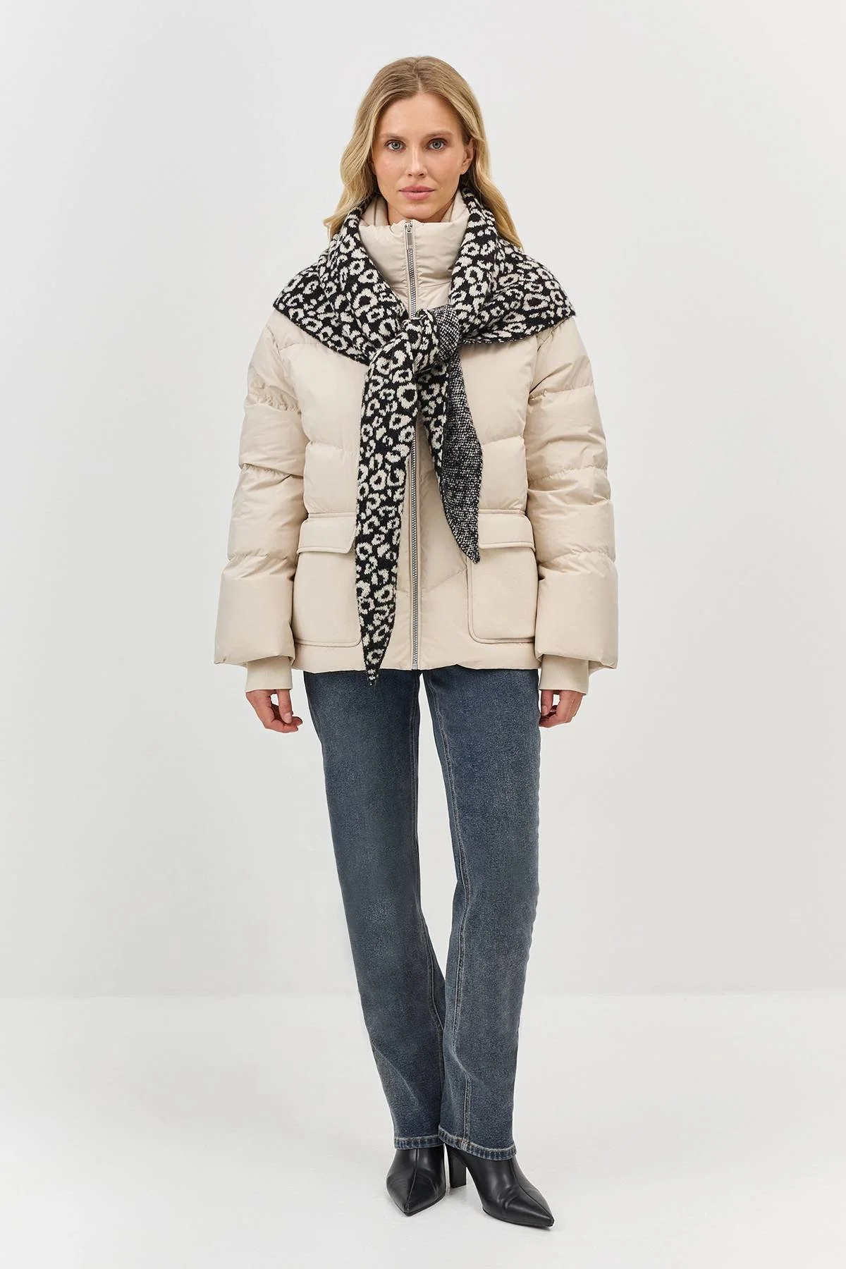 Вязаная косынка с анималистичным узором, One