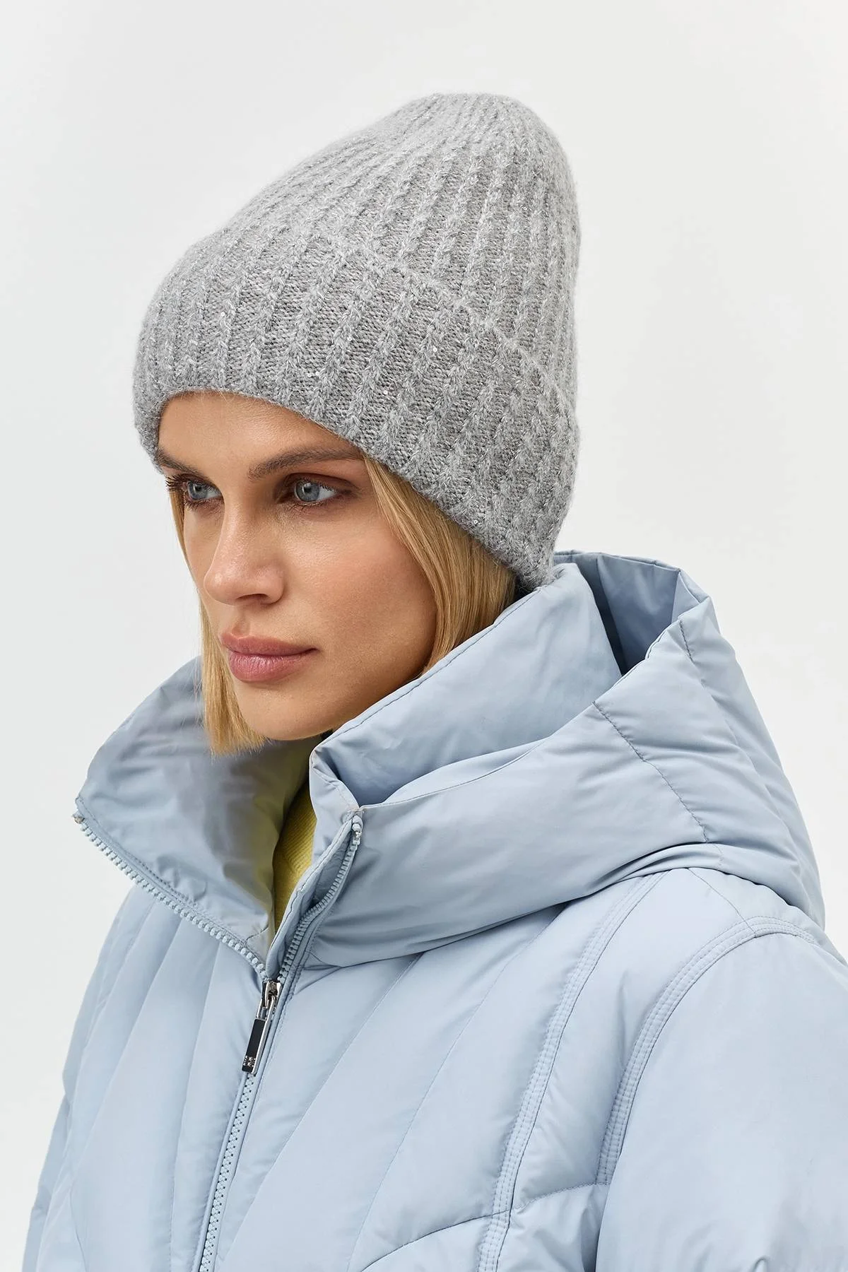 Шапка бини с люрексом, One