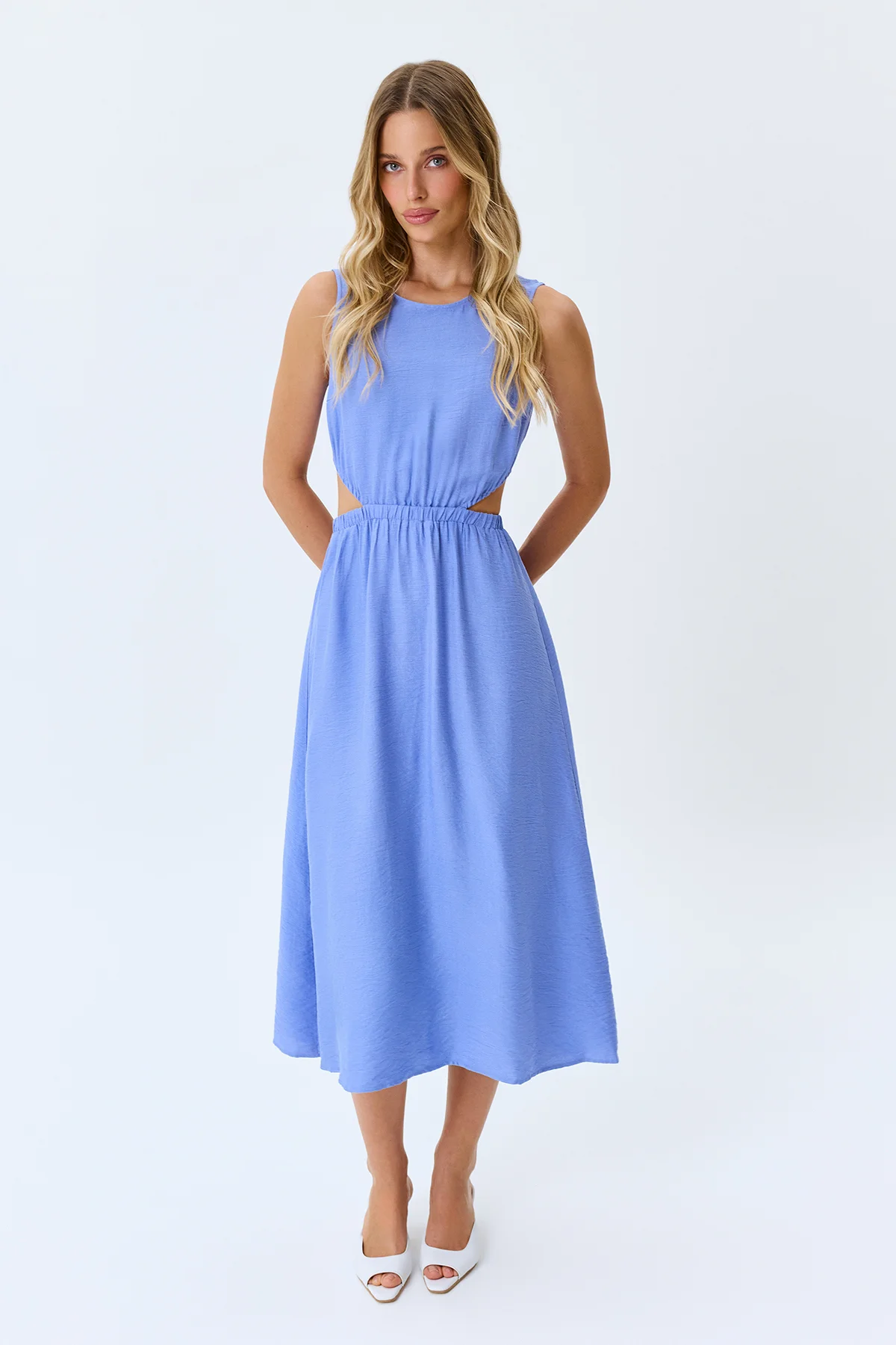 Яркое платье из района с вырезами, 44