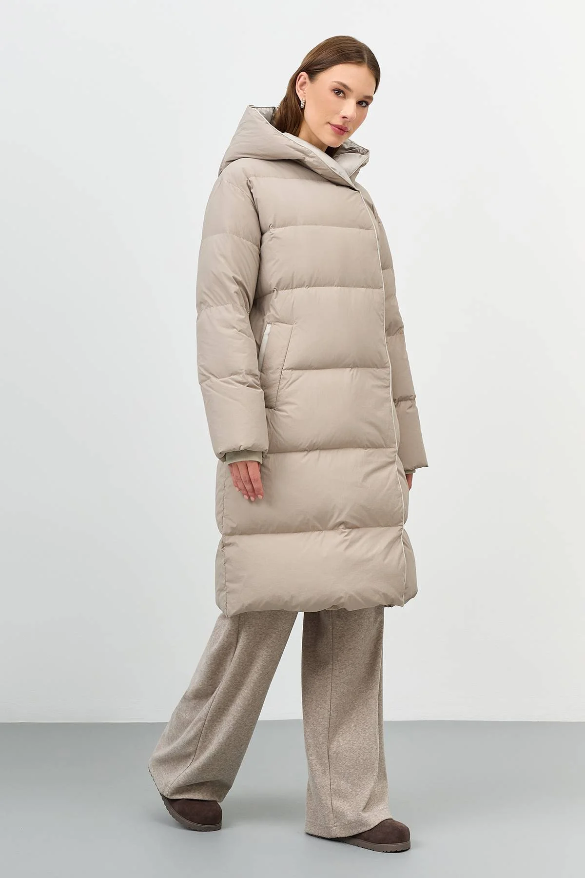 Лимитированная серия пуховик с капюшоном и палантин, 52