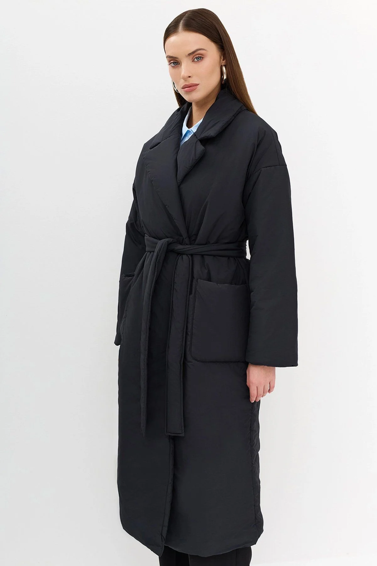 Минималистичное однотонное пальто в чёрном цвете с утеплителем, 50р