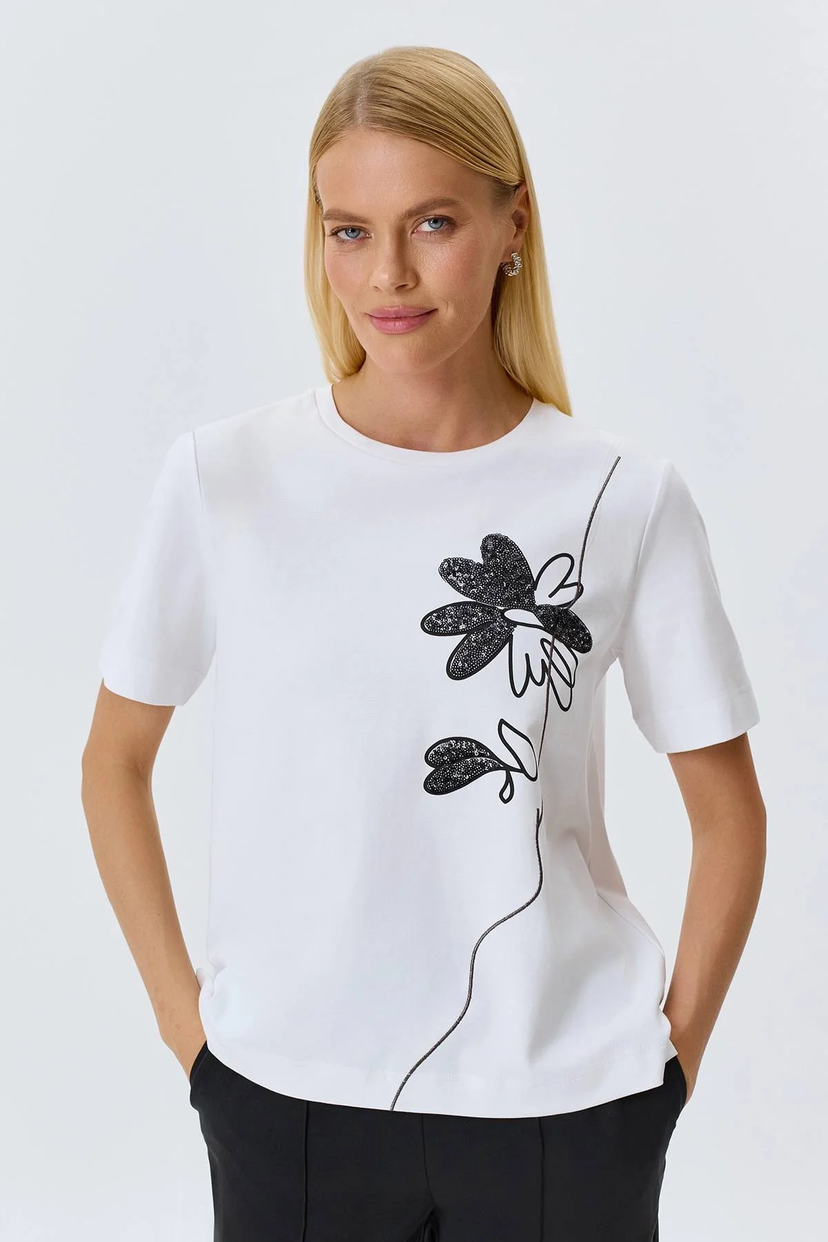 Футболка с контрастными мерцающими стразами, 44