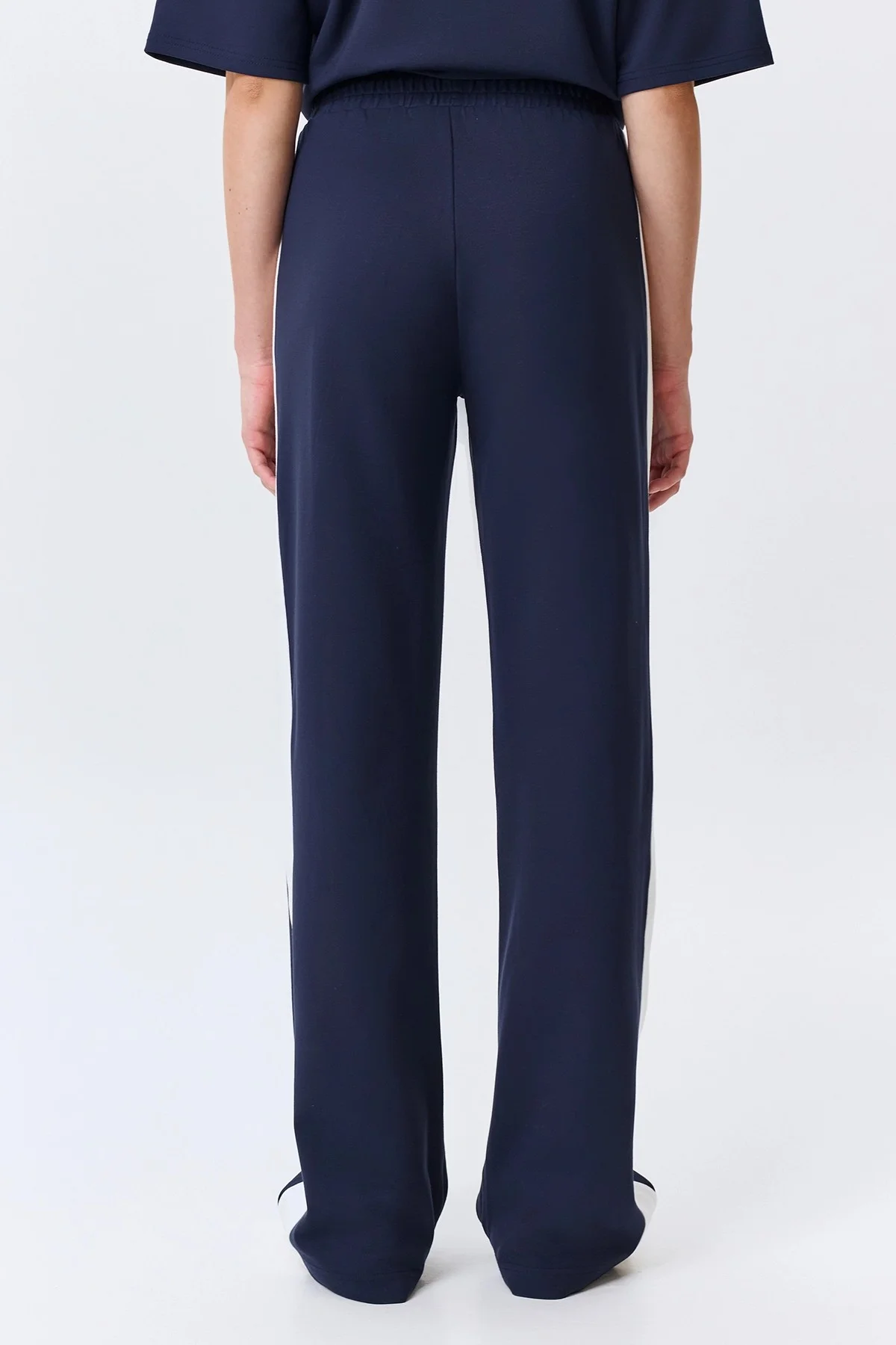 Джемпер с контрастными вставками, 40