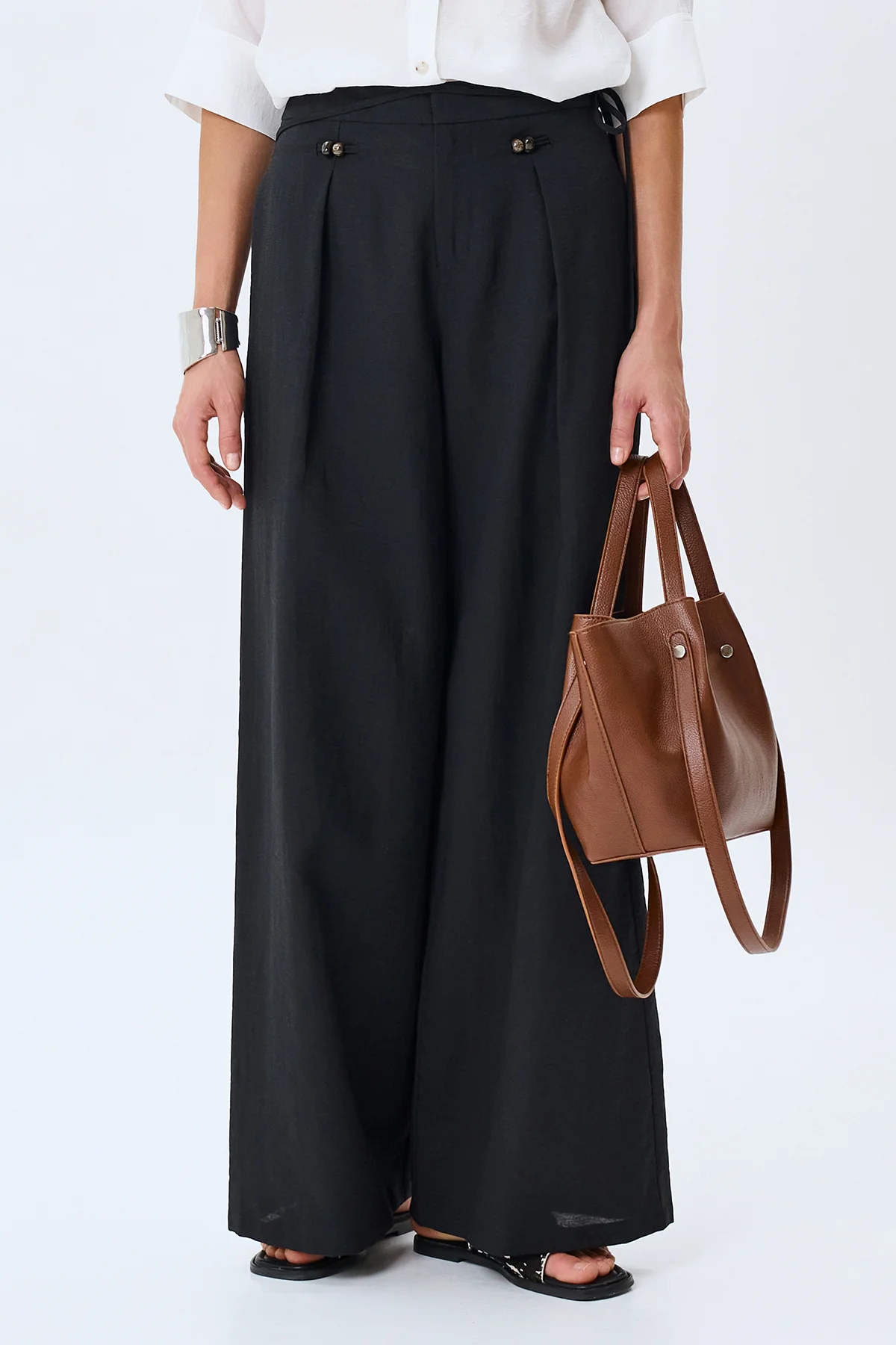 Широкие брюки с акцентным поясом, 48