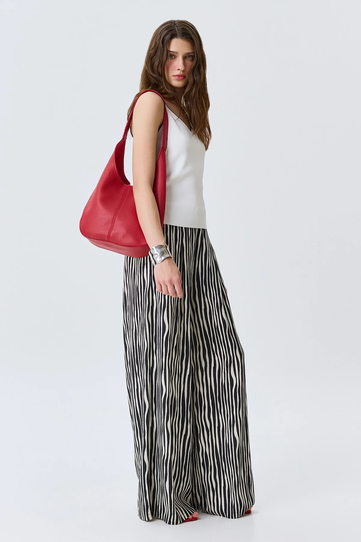 Яркий комплект из сумки и косметички, One