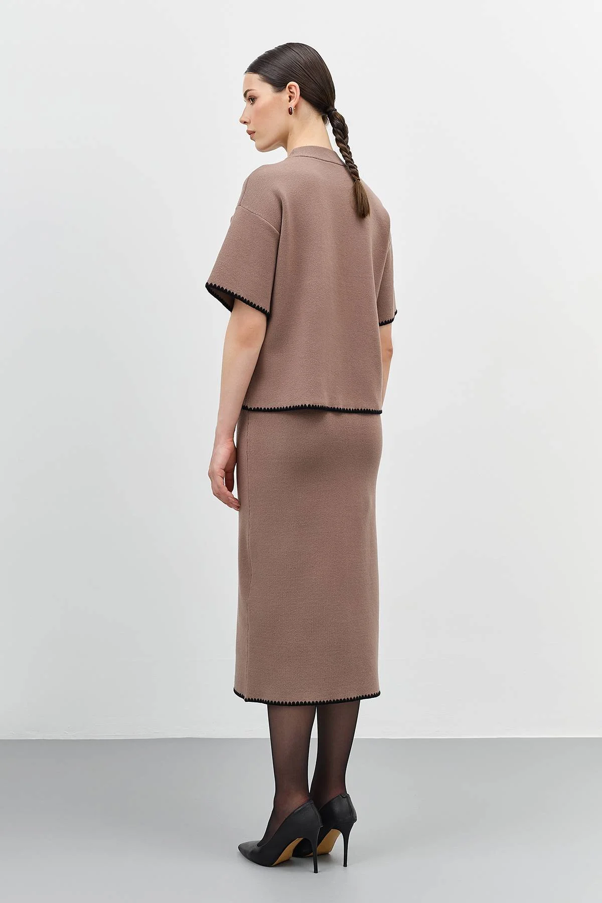 Лимитированная серия юбка-карандаш с контрастным кантом и ремень, 48