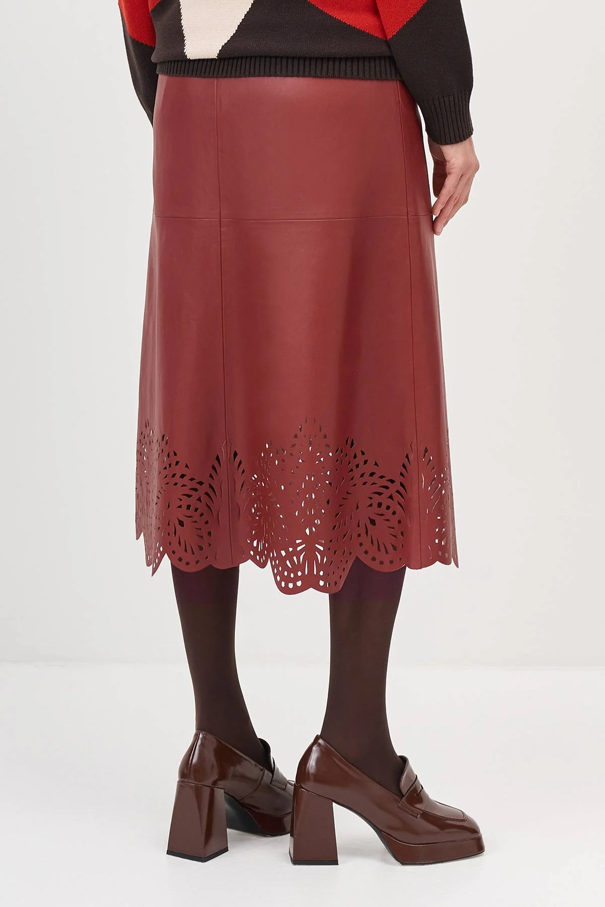 Лимитированная серия юбка с ажурной перфорацией и ремень, 34 Лимитированная серия юбка с ажурной перфорацией и ремень, 34