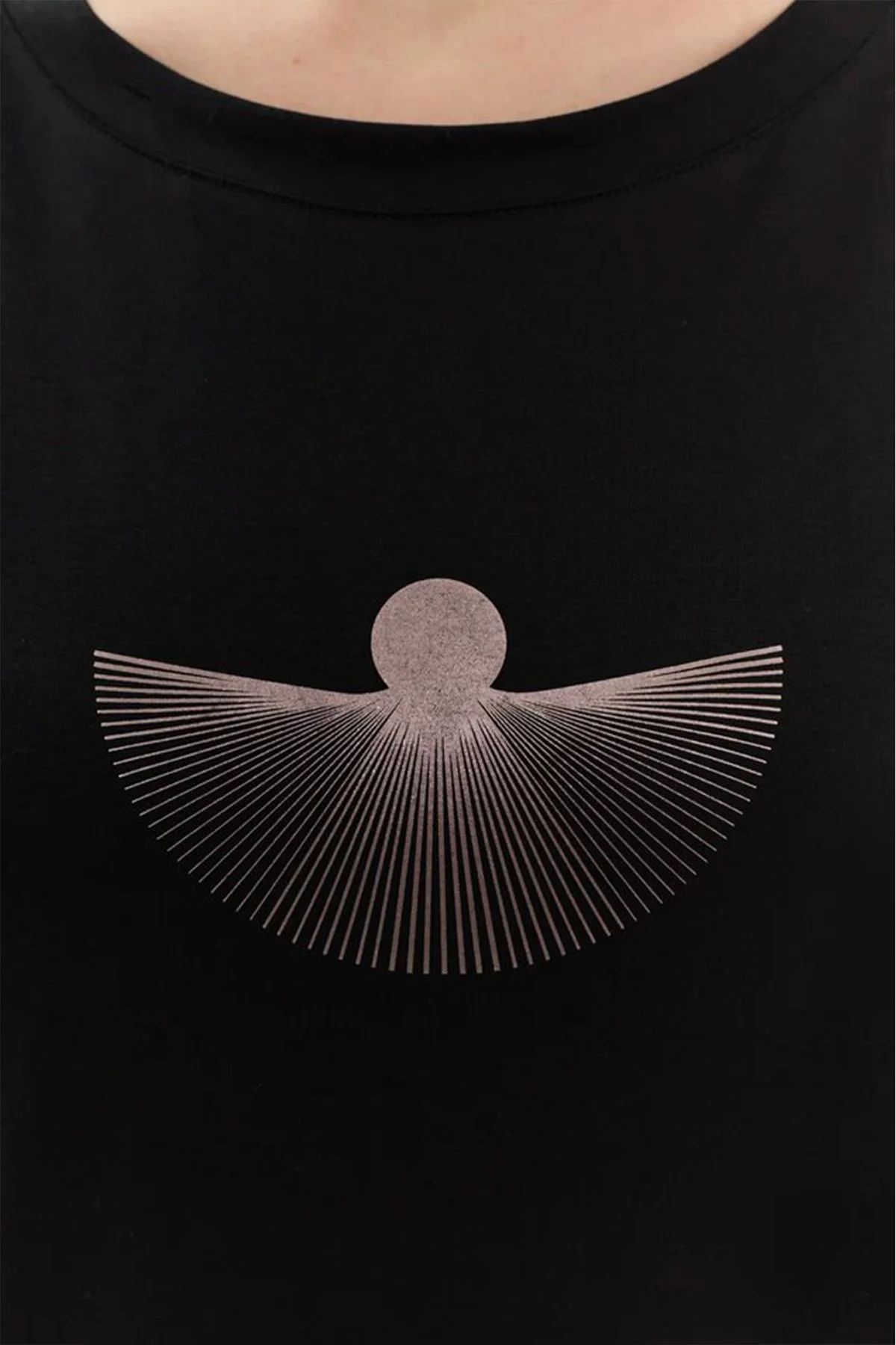 Стильная футболка с круглым вырезом на горловине, 54р