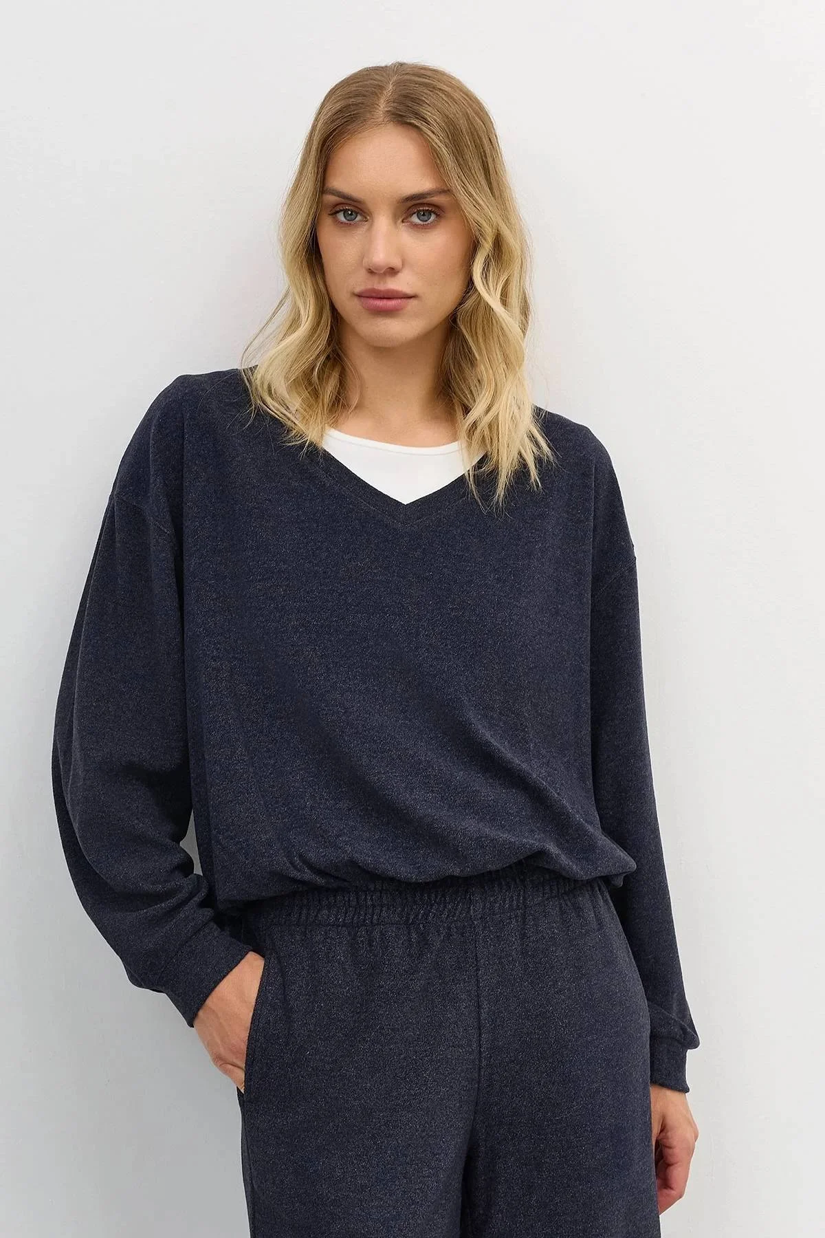 Джемпер с имитацией многослойност, 46