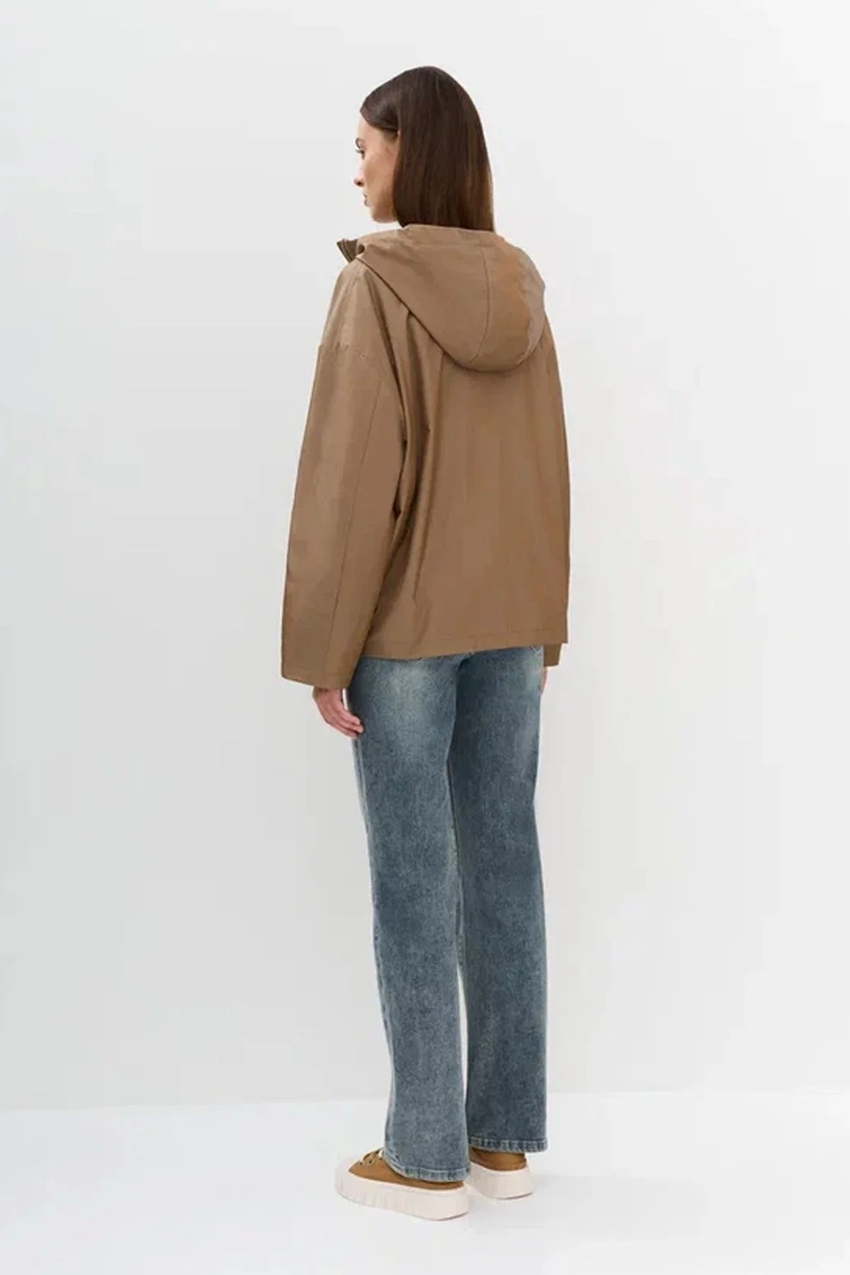 Ветровка в минималистичном стиле свободного силуэта, 50р