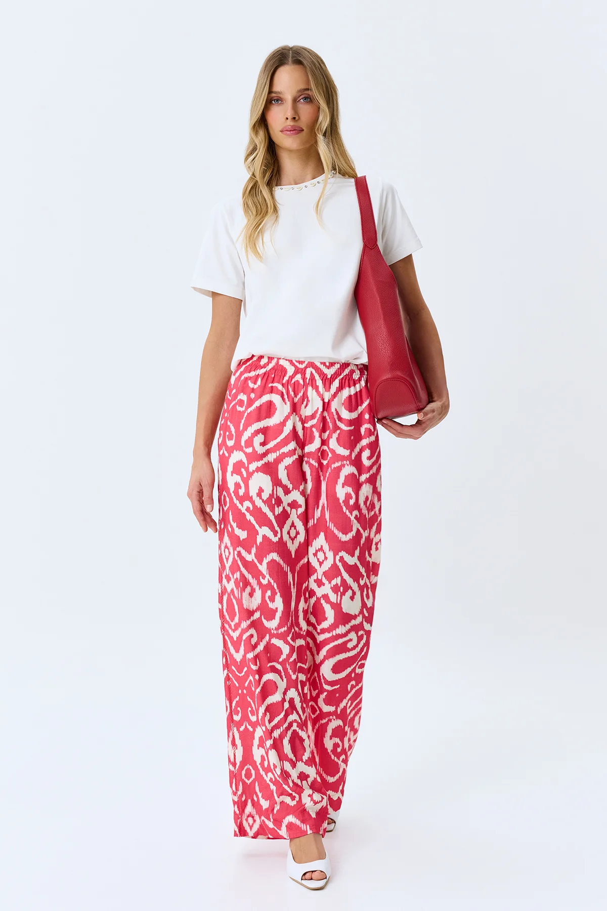 Футболка нарядная летняя, 48