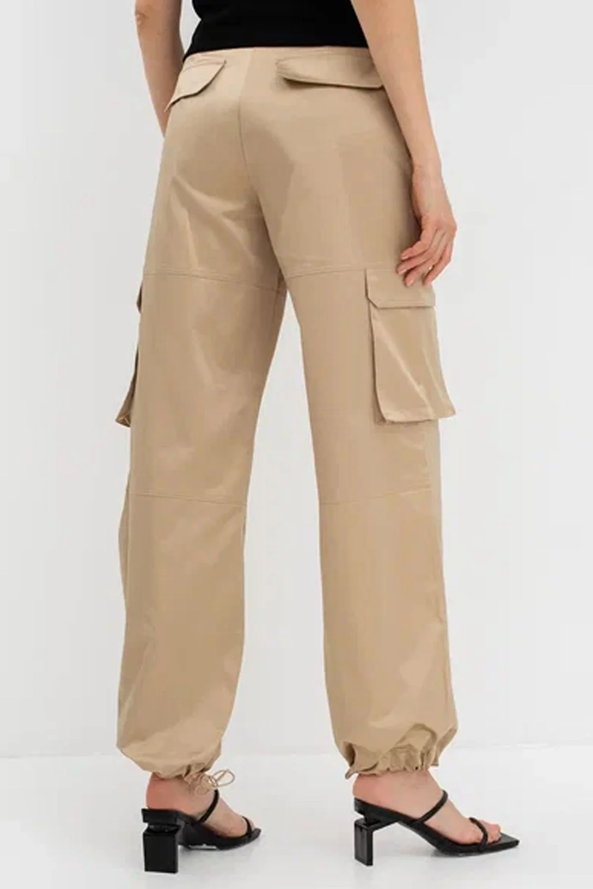 Брюки карго песочного цвета из сатиновой ткани, 42р