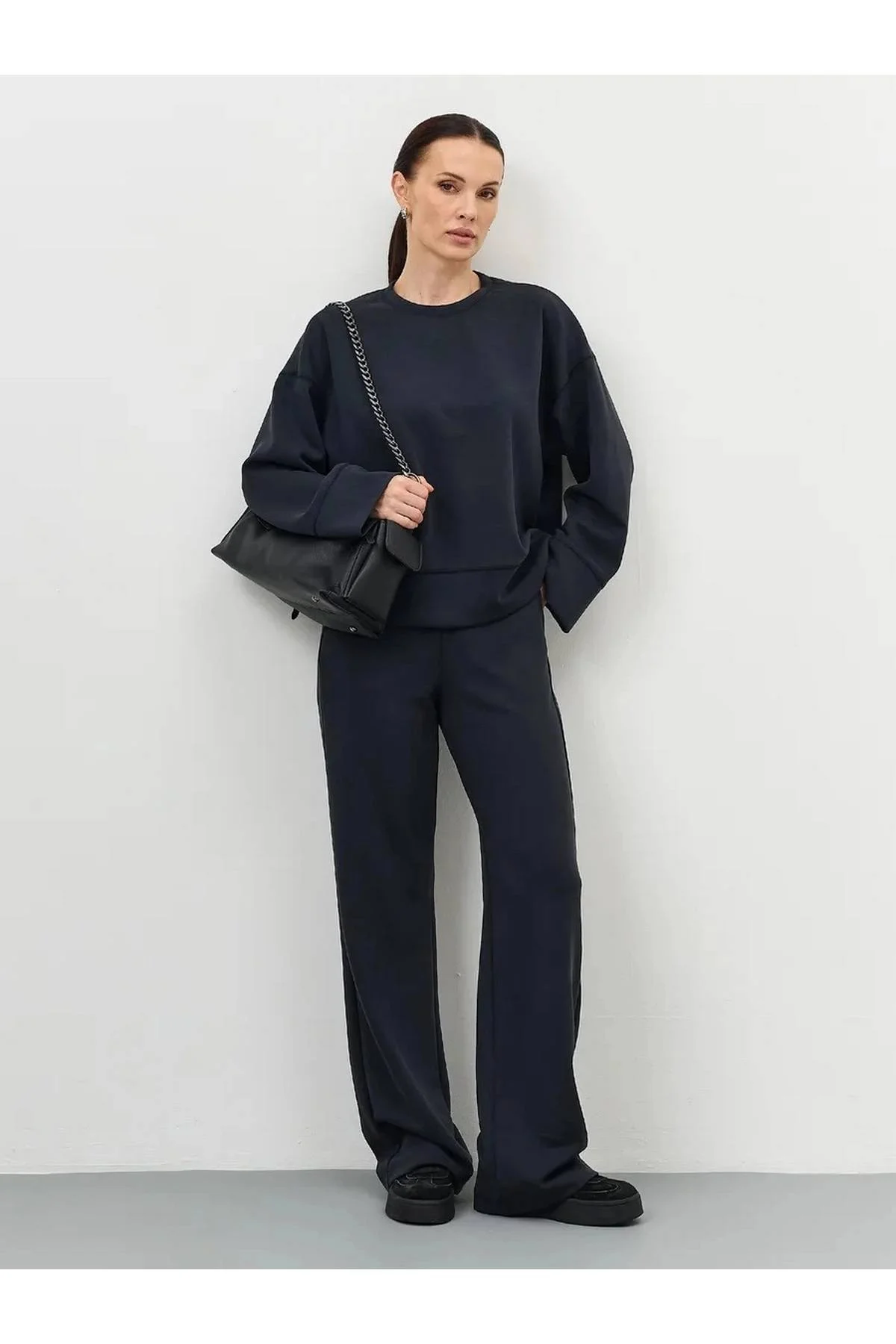 Черный трикотажный свитшот из модала, 48