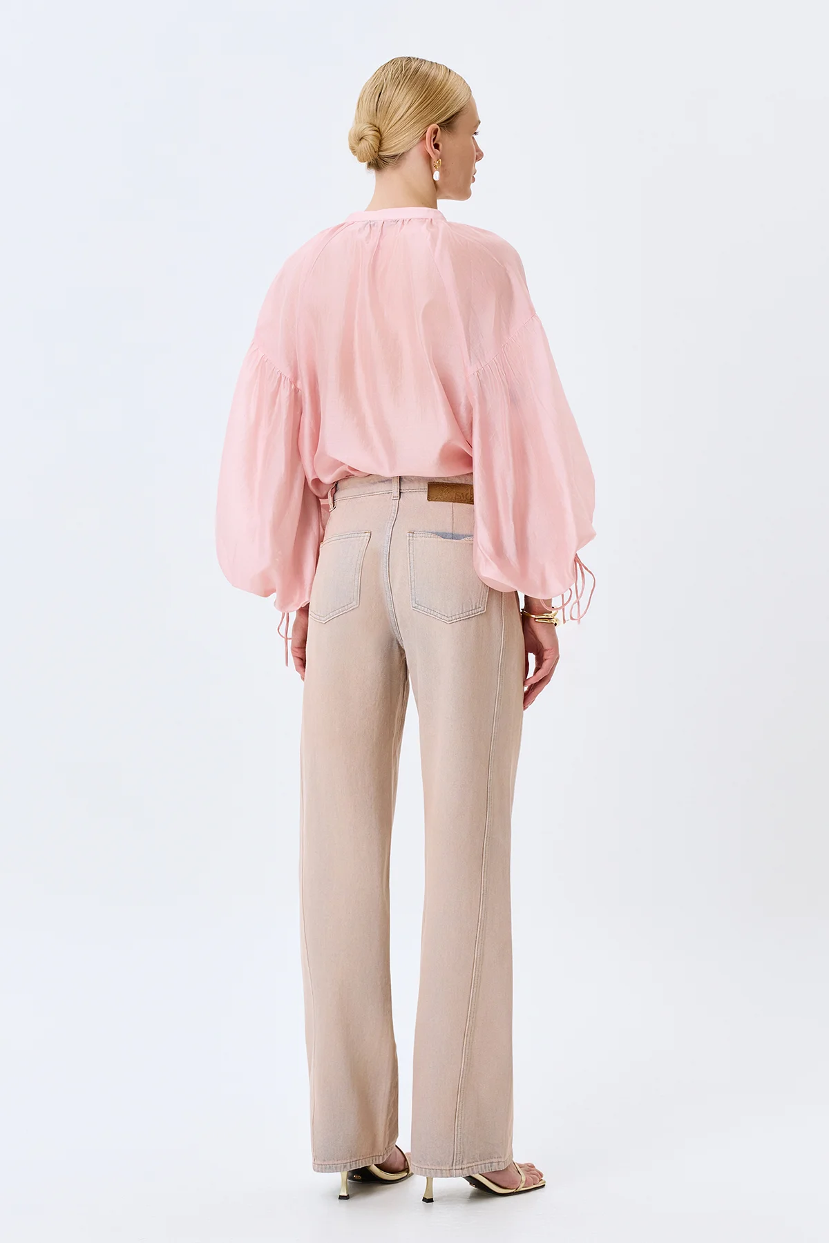 Прямые джинсы в оттенке чайной розы, 44