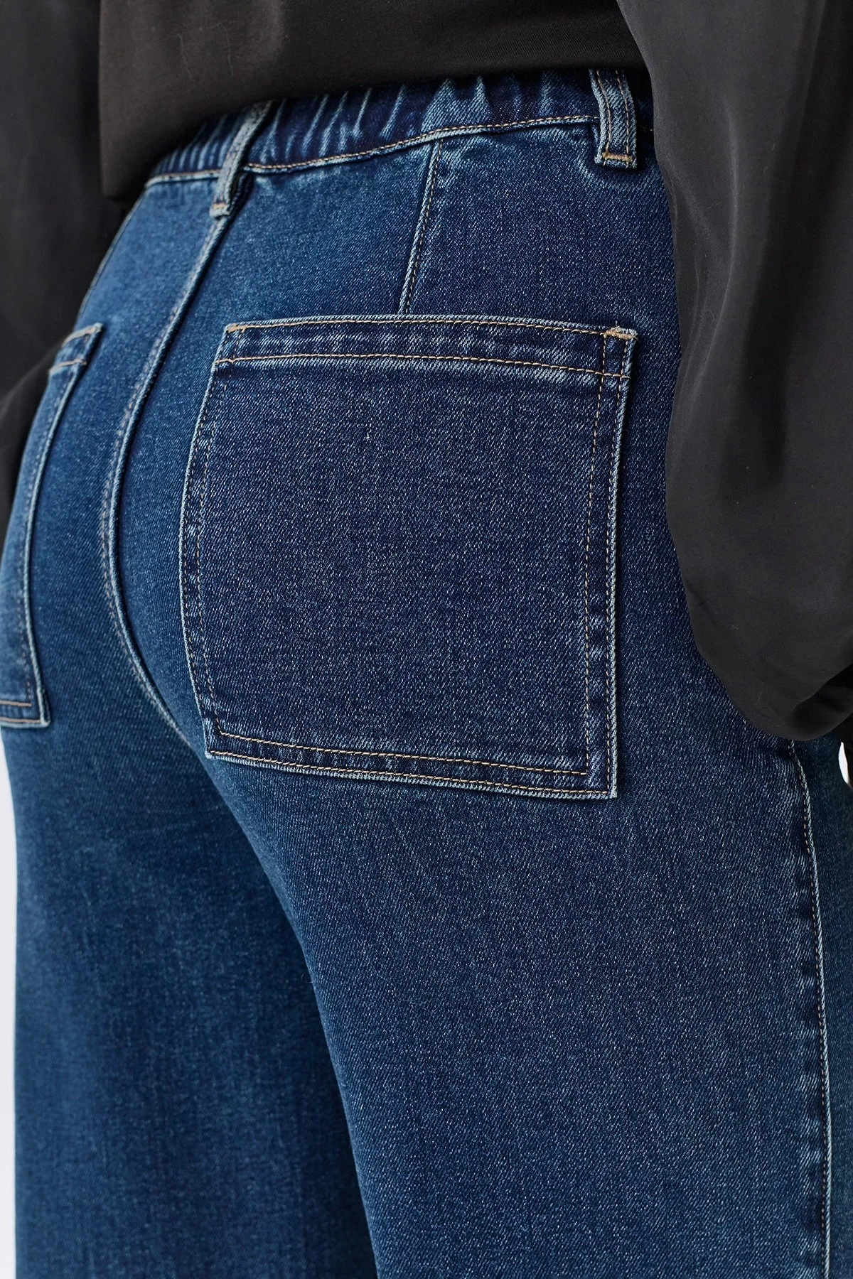 Джинсы Wide leg с вытачками, 42
