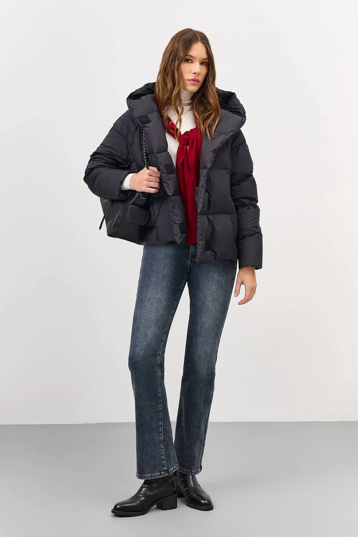 Лимитированная серия легкий короткий пуховик и палантин, 48