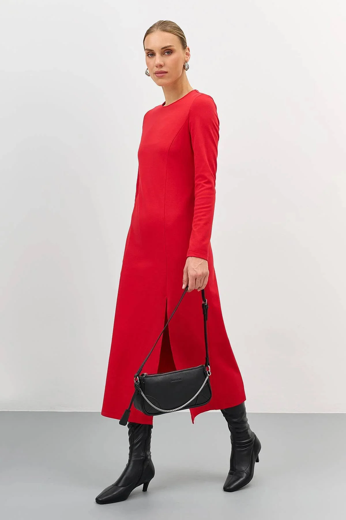 Трикотажное платье с высоким разрезом, 46