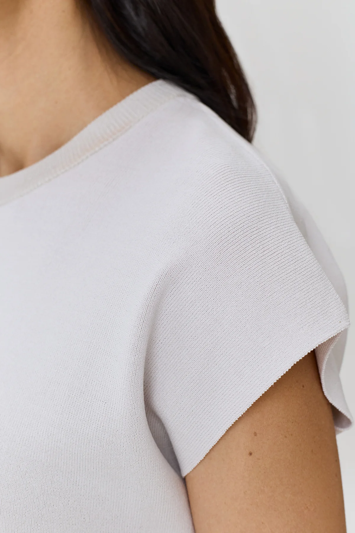 Светлый вязаный топ из вискозы, 42