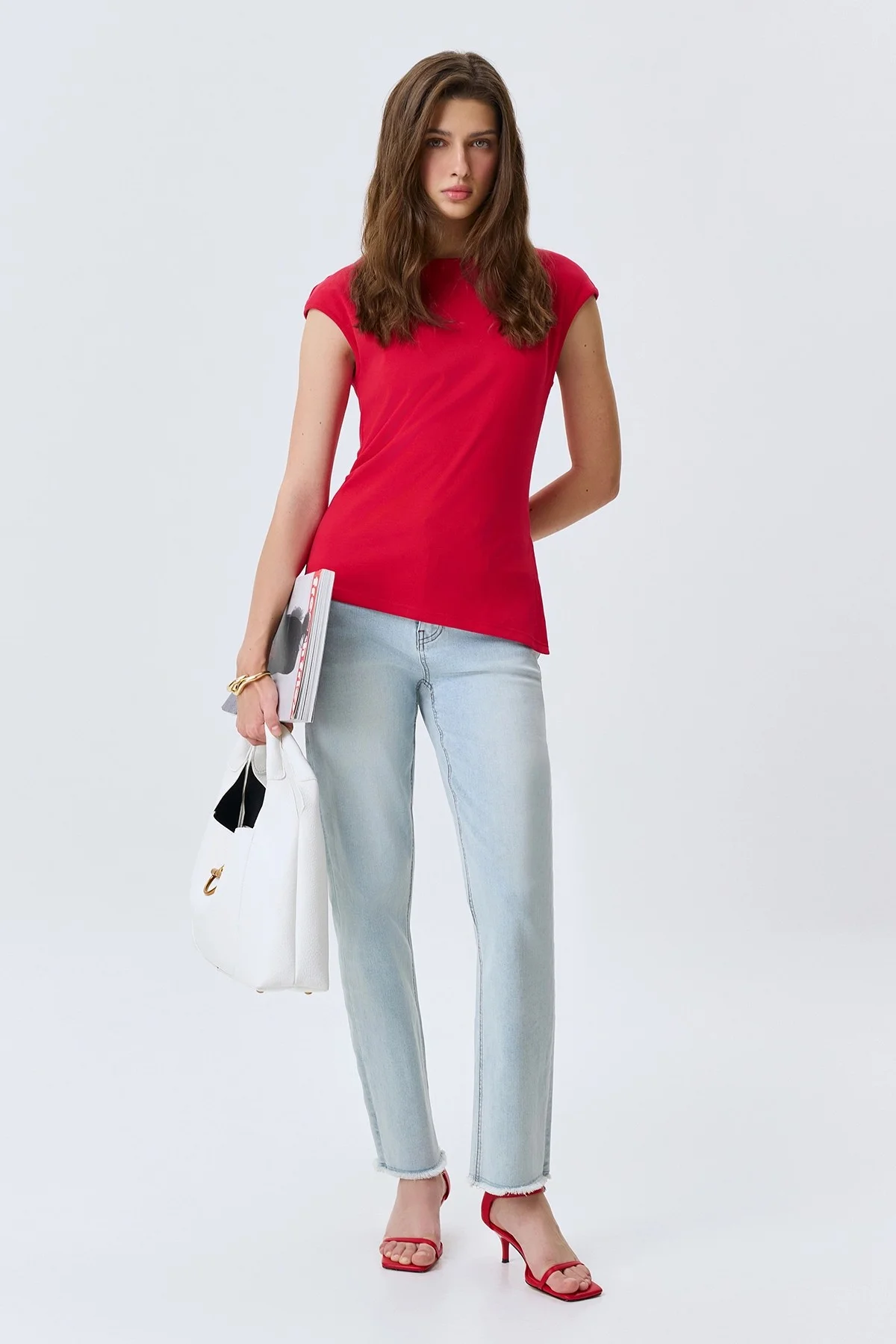 Асимметричный красный топ с высоким разрезом, 50