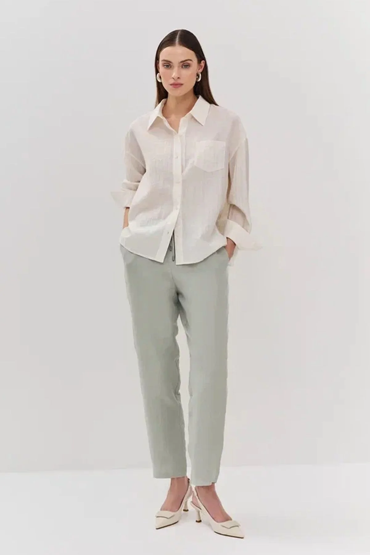 Прямые брюки светло-оливкового цвета со шнурком на талии, 46р