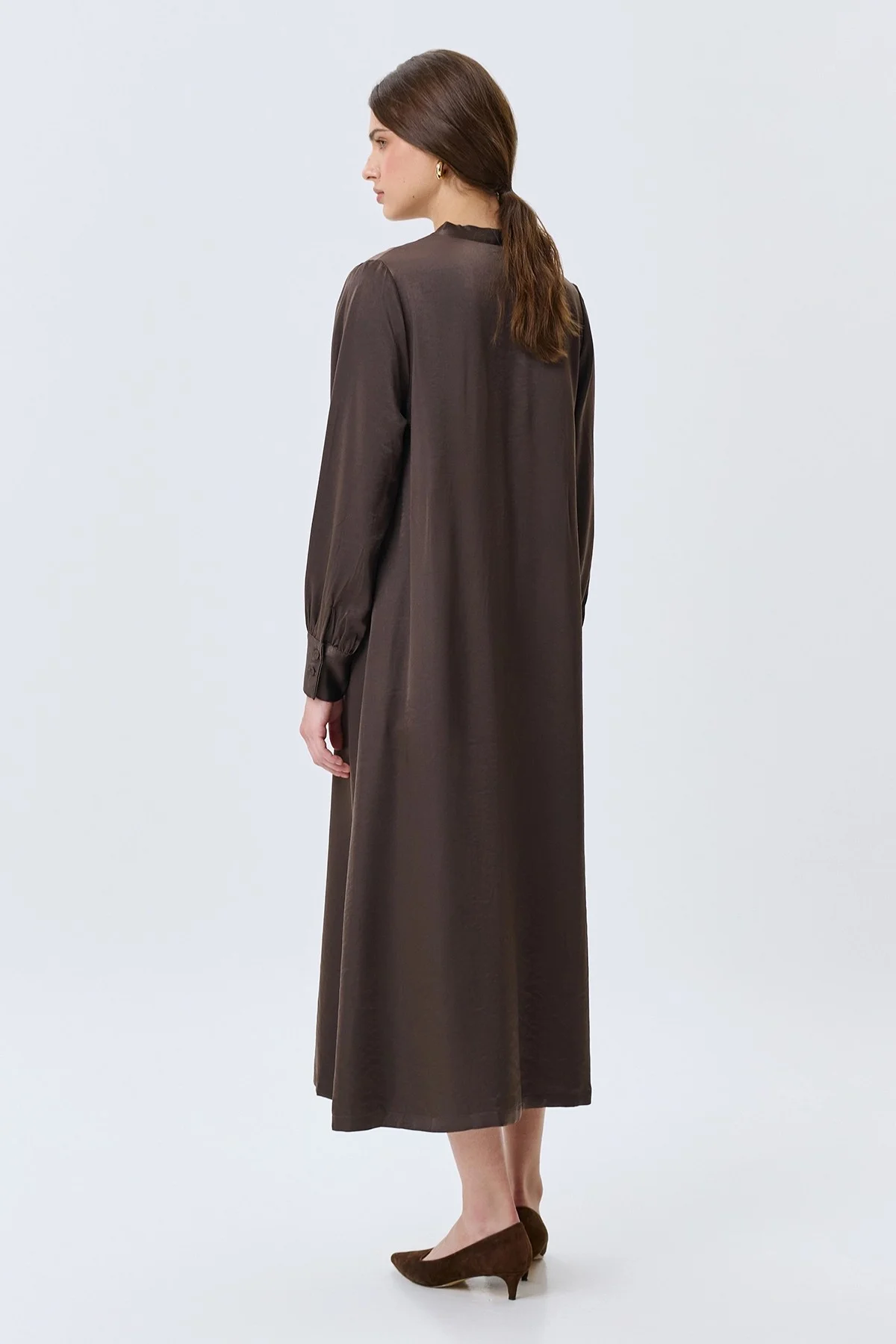 Сатиновое платье-рубашка из 100% вискозы, 48