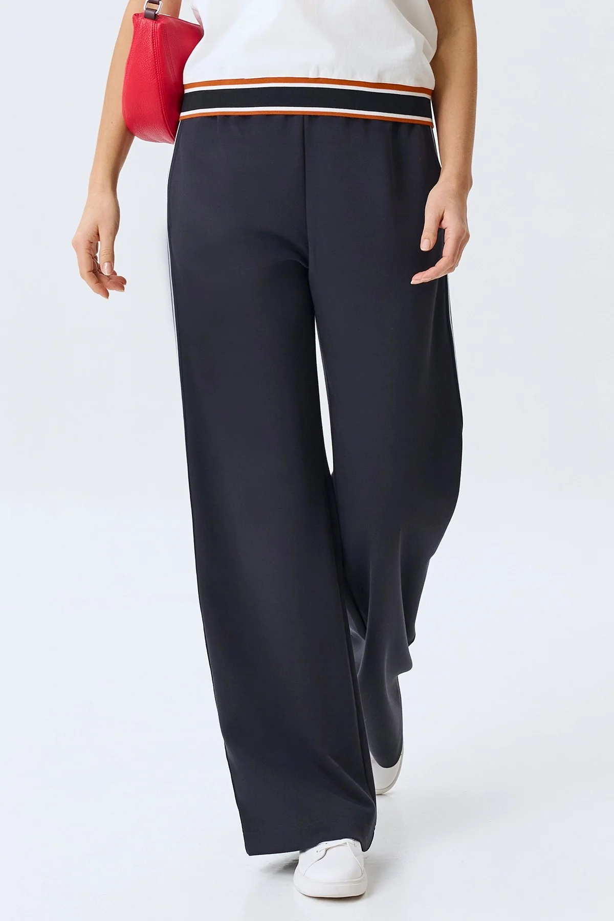 Трикотажные брюки с контрастными лампасами, 34