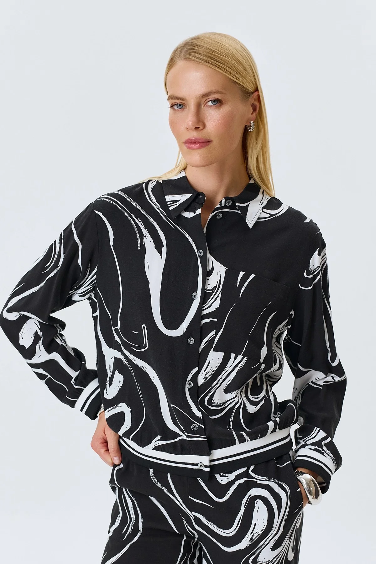 Блузка с графичным принтом, 46