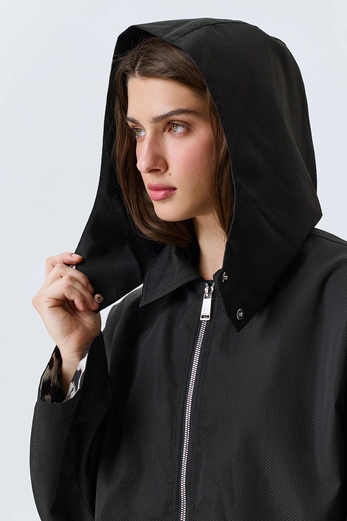 Ветровка с яркой подкладкой, 50