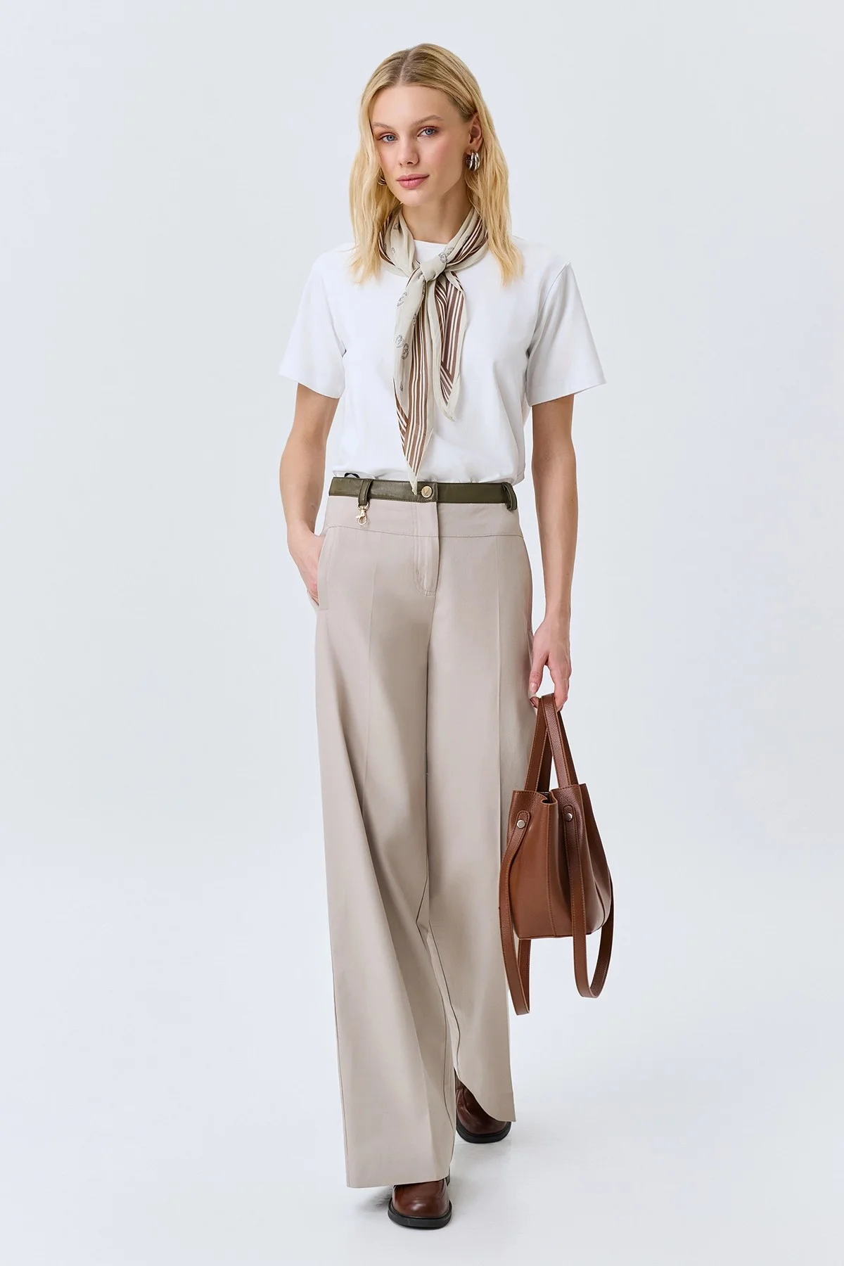 Широкие брюки с контрастным поясом, 44