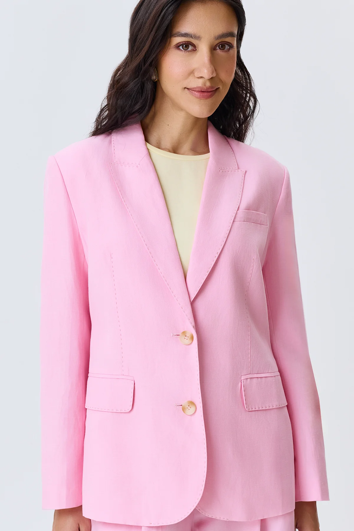 Яркий однобортный жакет из тенселя, 42