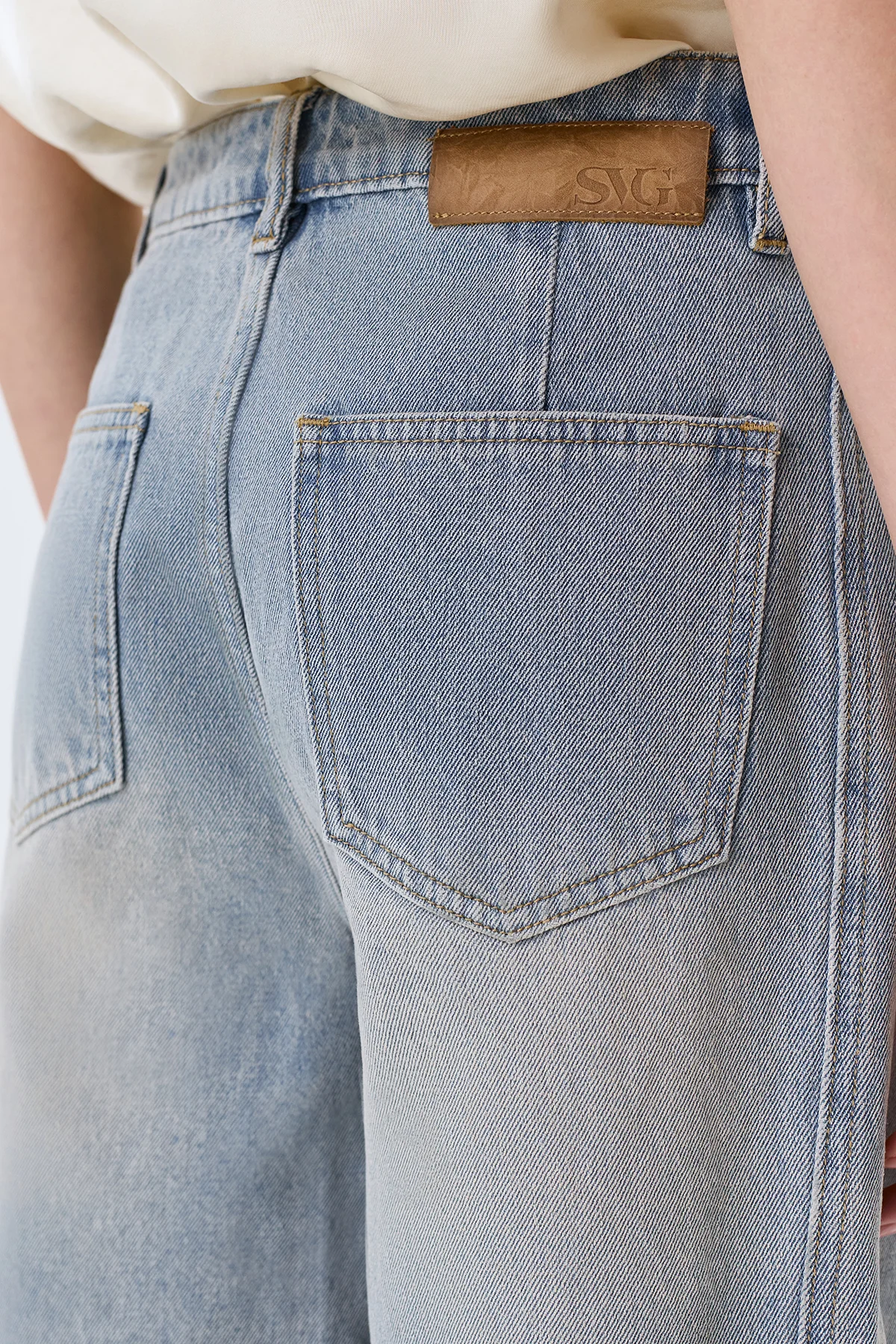 Джинсовые бермуды, 44