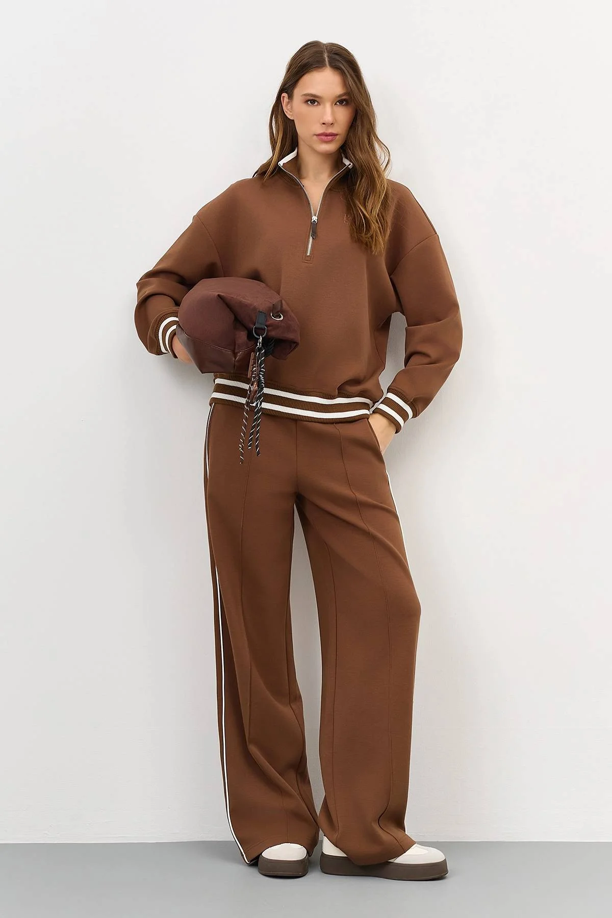 Лимитированная серия трикотажные брюки свободного силуэта с контрастным кантом и ремень, 46