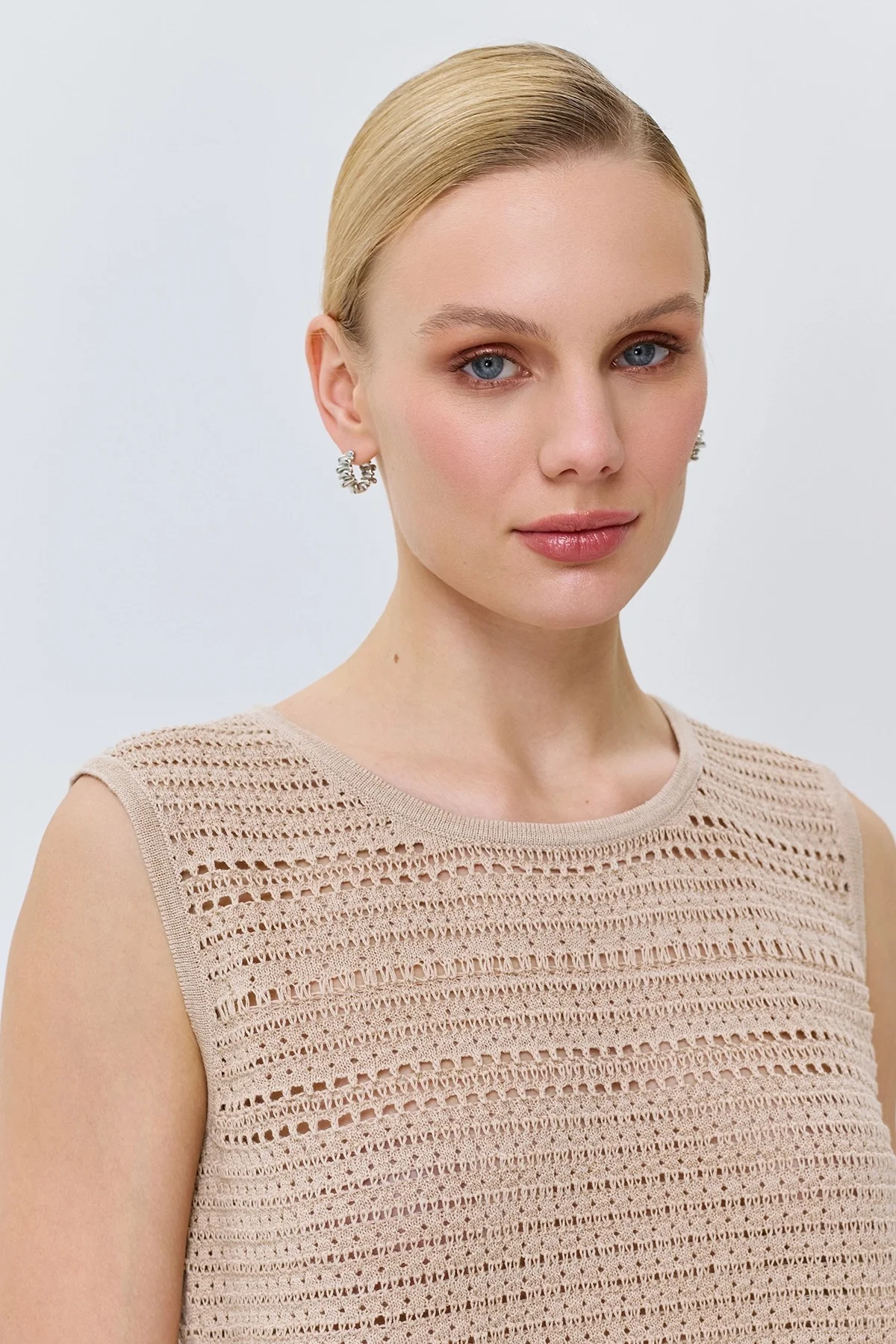 Ажурный бежевый топ с люрексом, 48