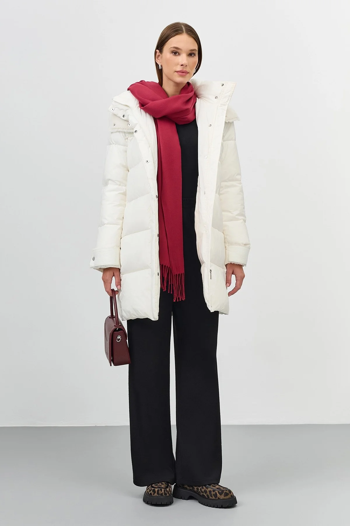 Пальто с капюшоном из искусственной овчины, 50