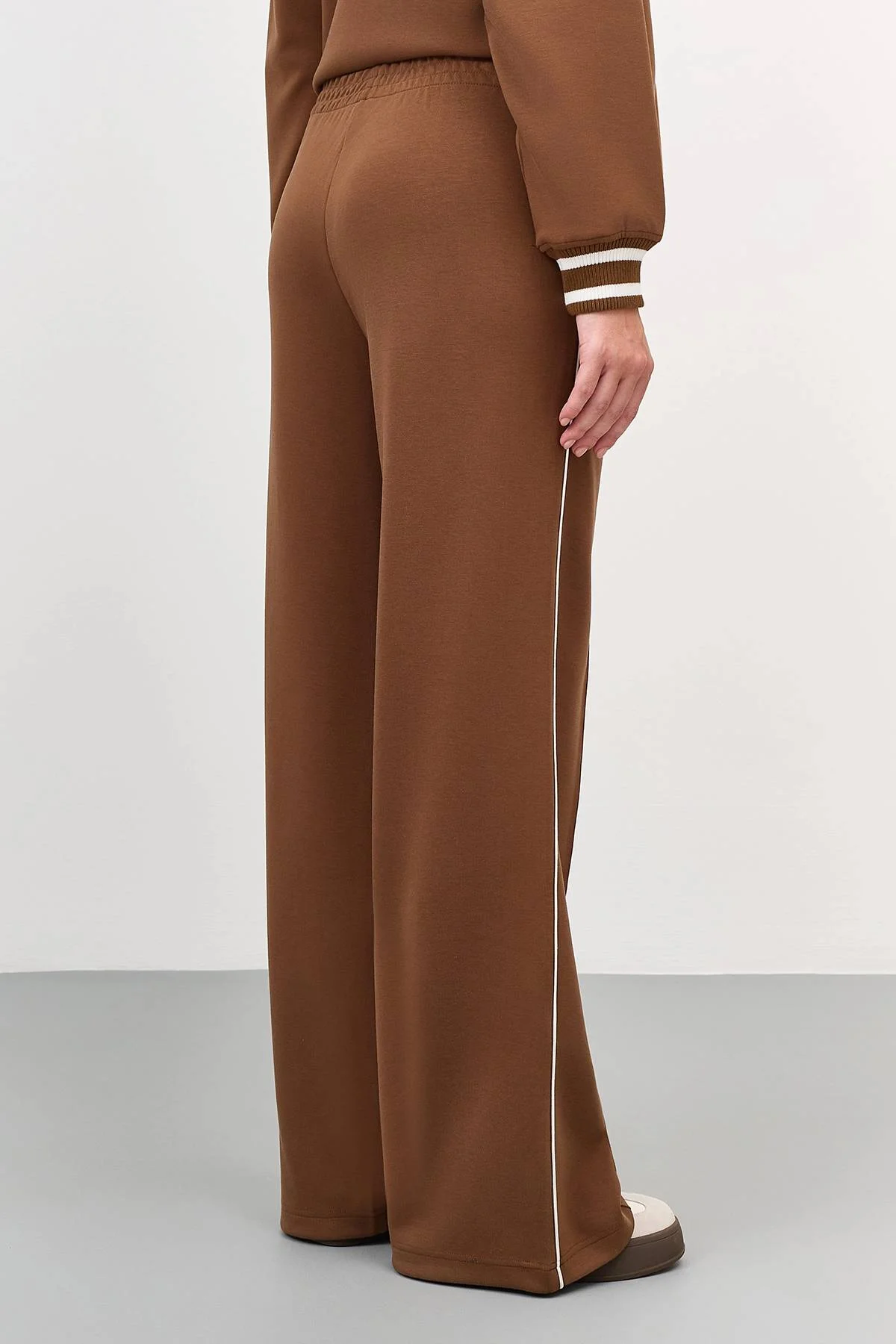 Лимитированная серия трикотажные брюки свободного силуэта с контрастным кантом и ремень, 52