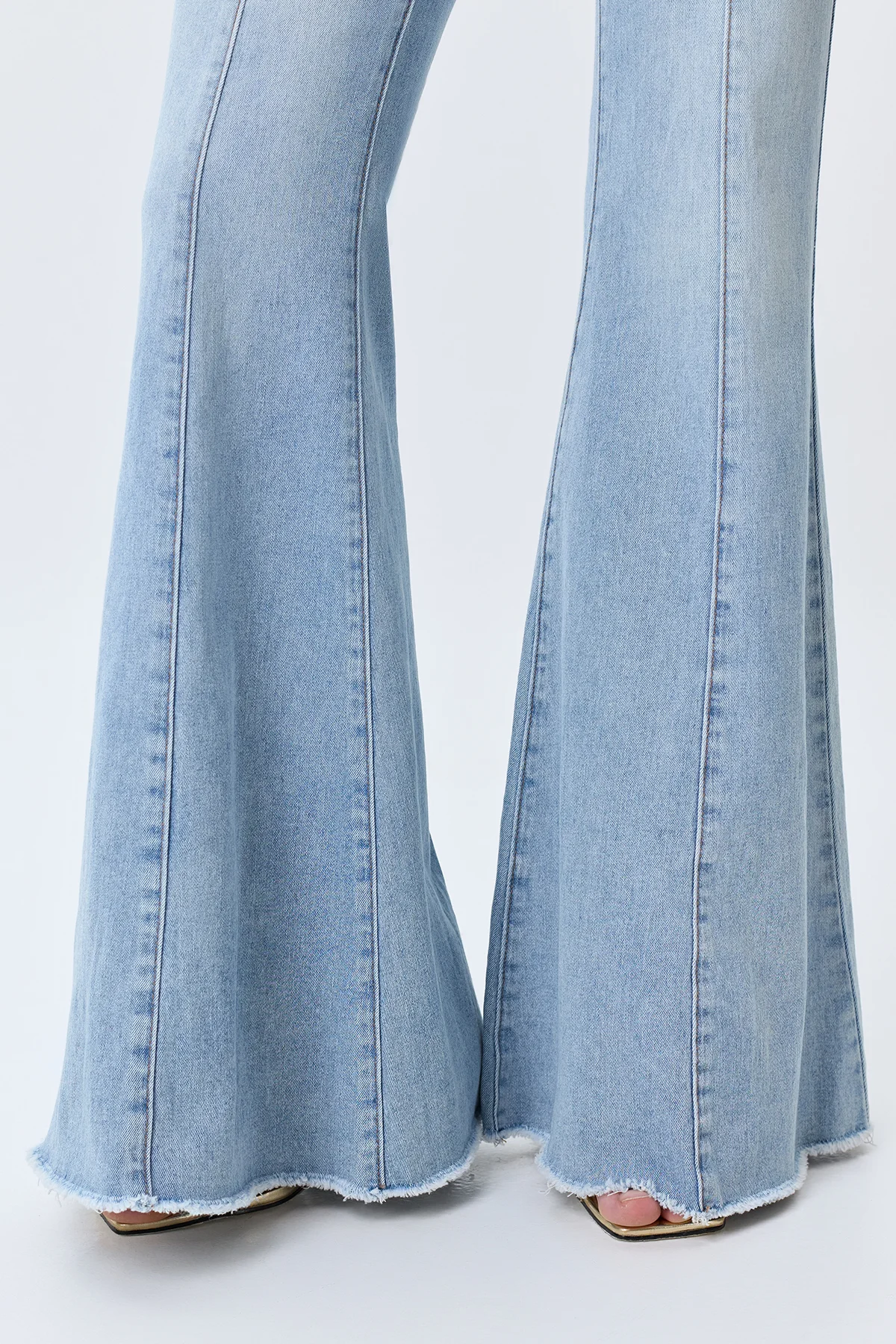 Широкие джинсы с контрастными швами, 44