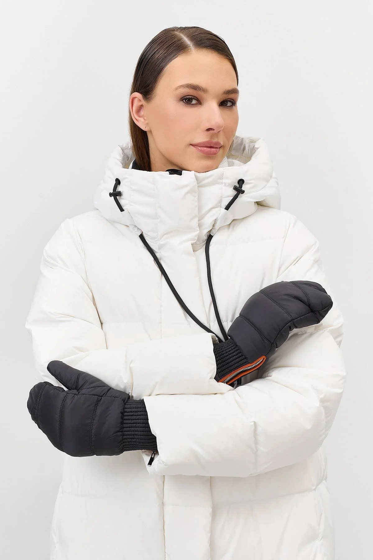 Утепленные варежки в спортивном стиле, One