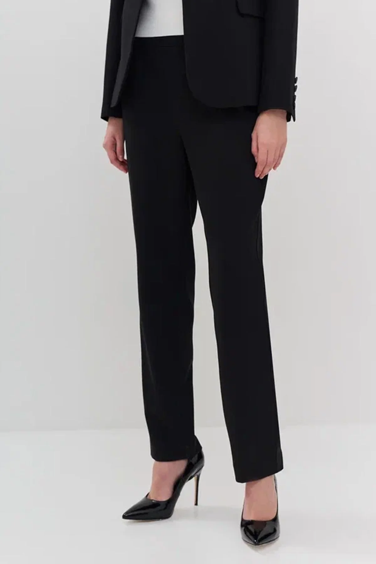 Классические брюки черного цвета, 46р