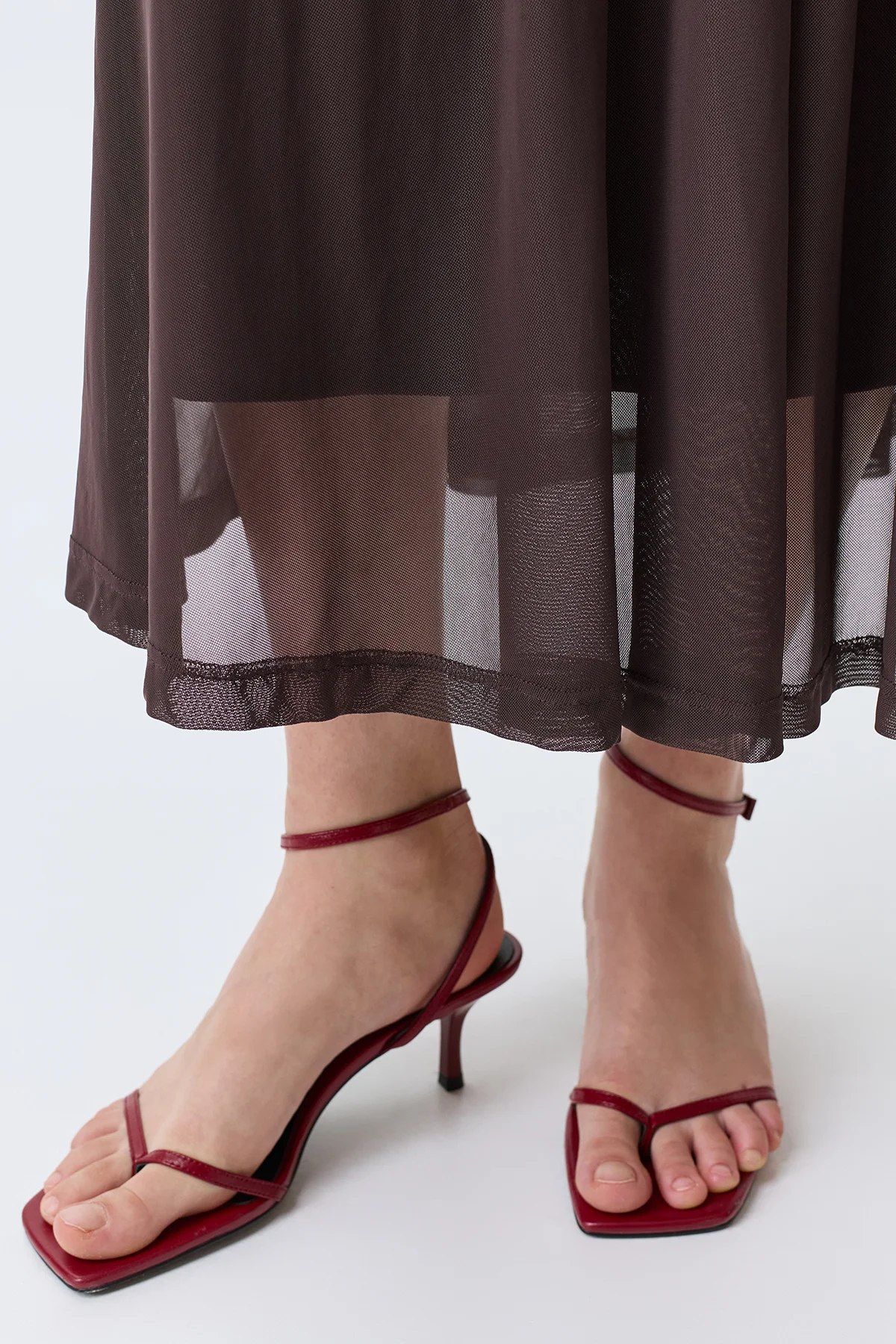 Платье с открытыми плечами, 42