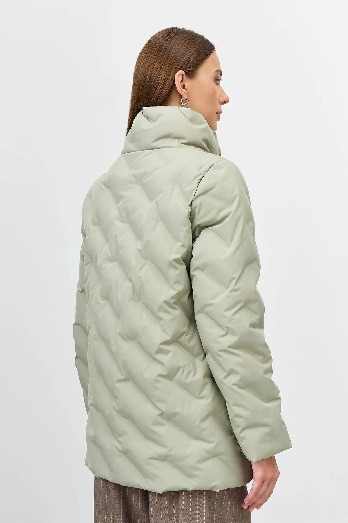 Лимитированная серия светло-оливковая куртка с палантином, 46