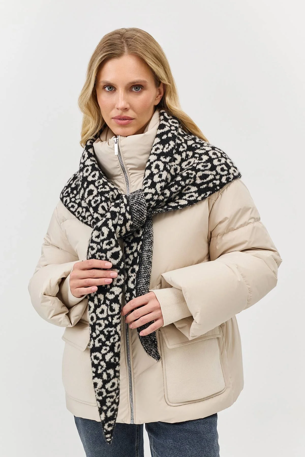 Вязаная косынка с анималистичным узором, One