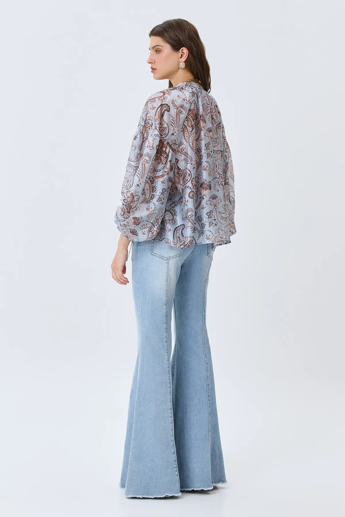 Широкие джинсы с контрастными швами, 44