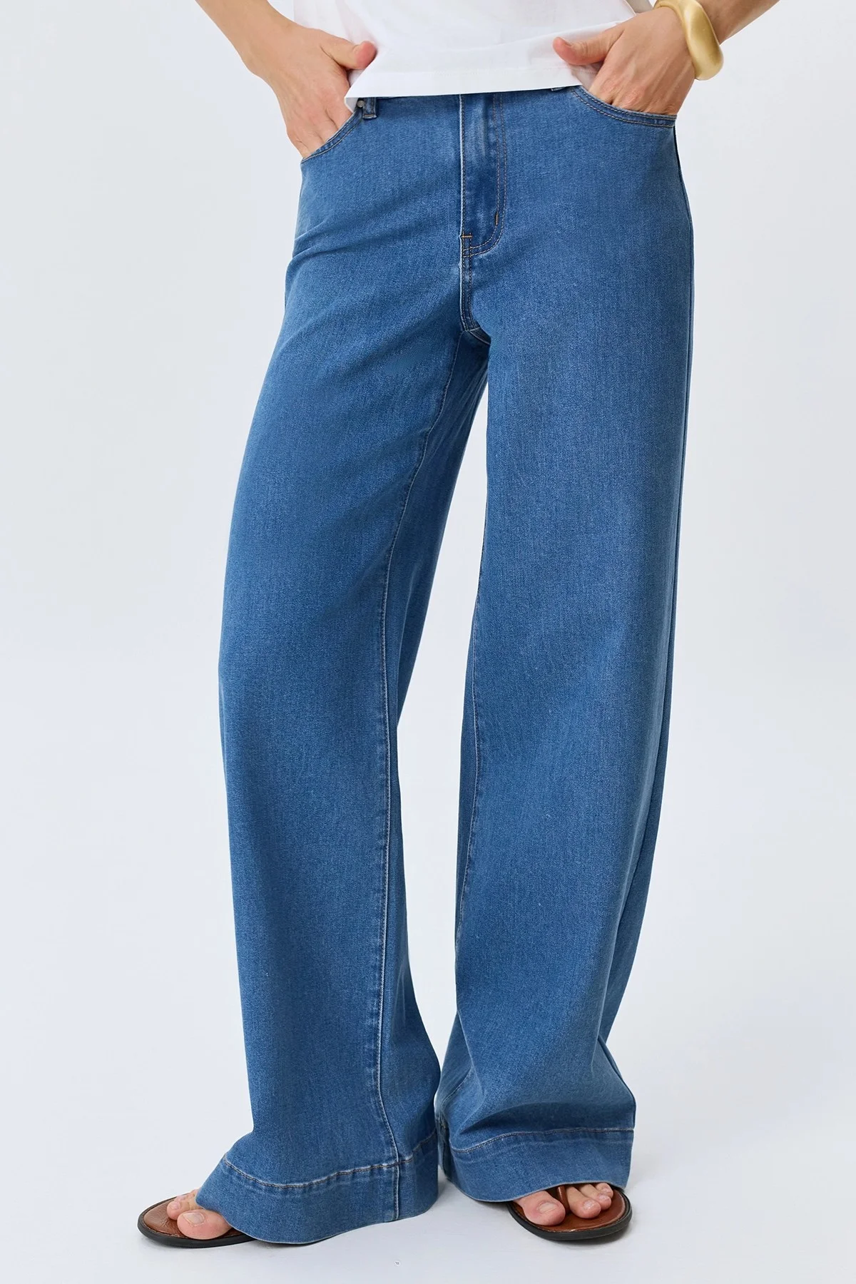 Джинсы Wide leg с лиоцеллем, 46