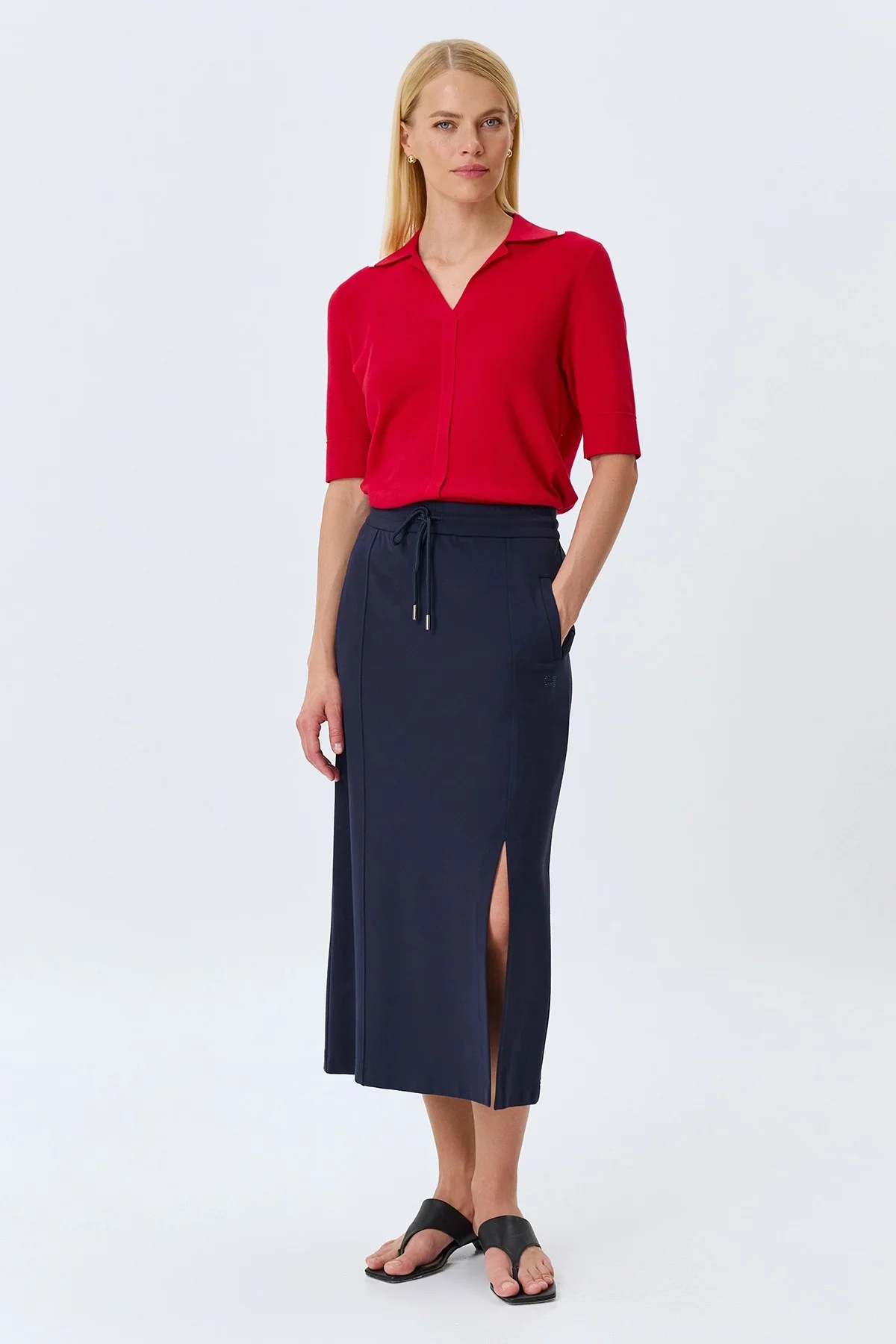 Трикотажная юбка с акцентным разрезом, 42