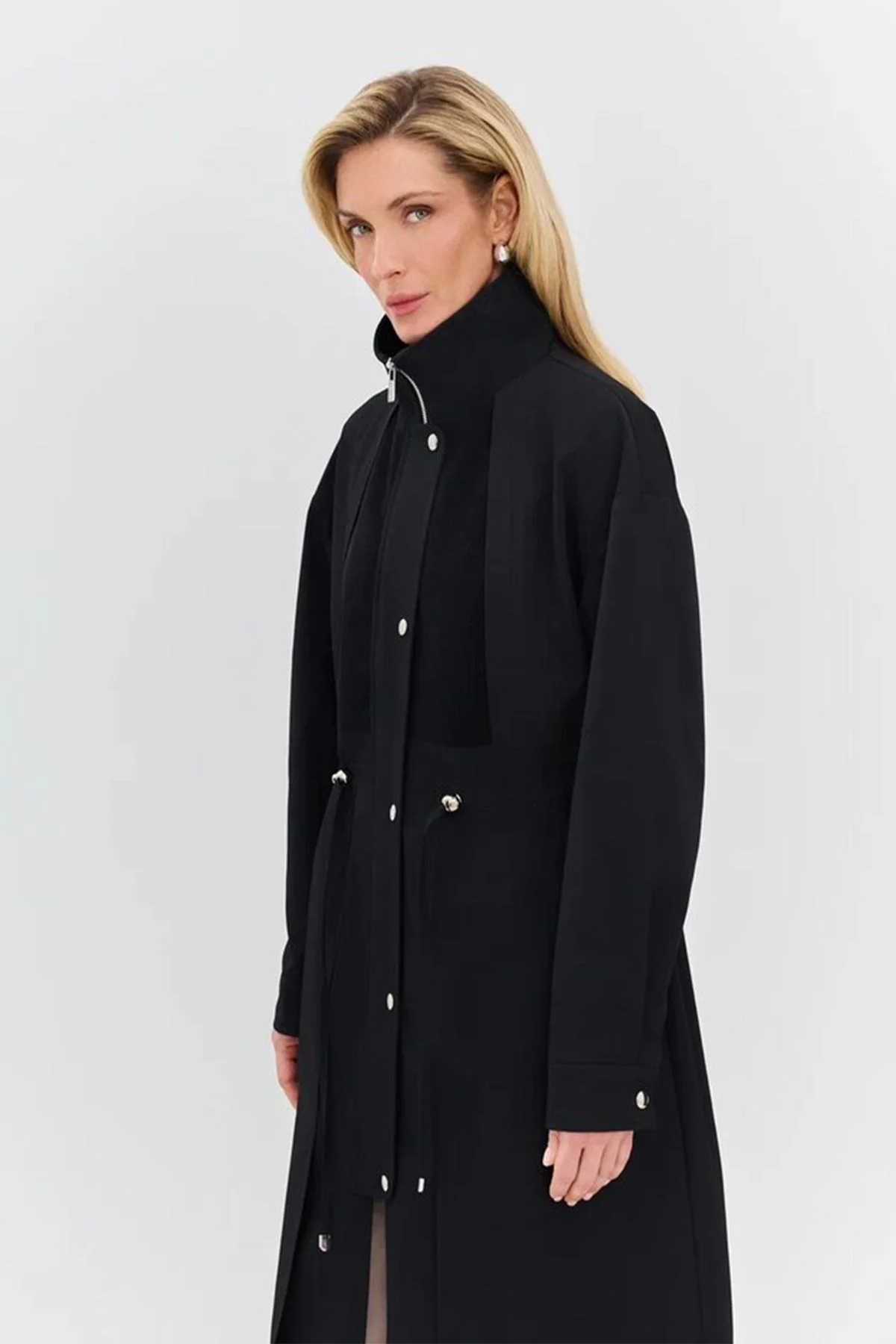 Элегантный черный плащ с мягким воротником, 54р