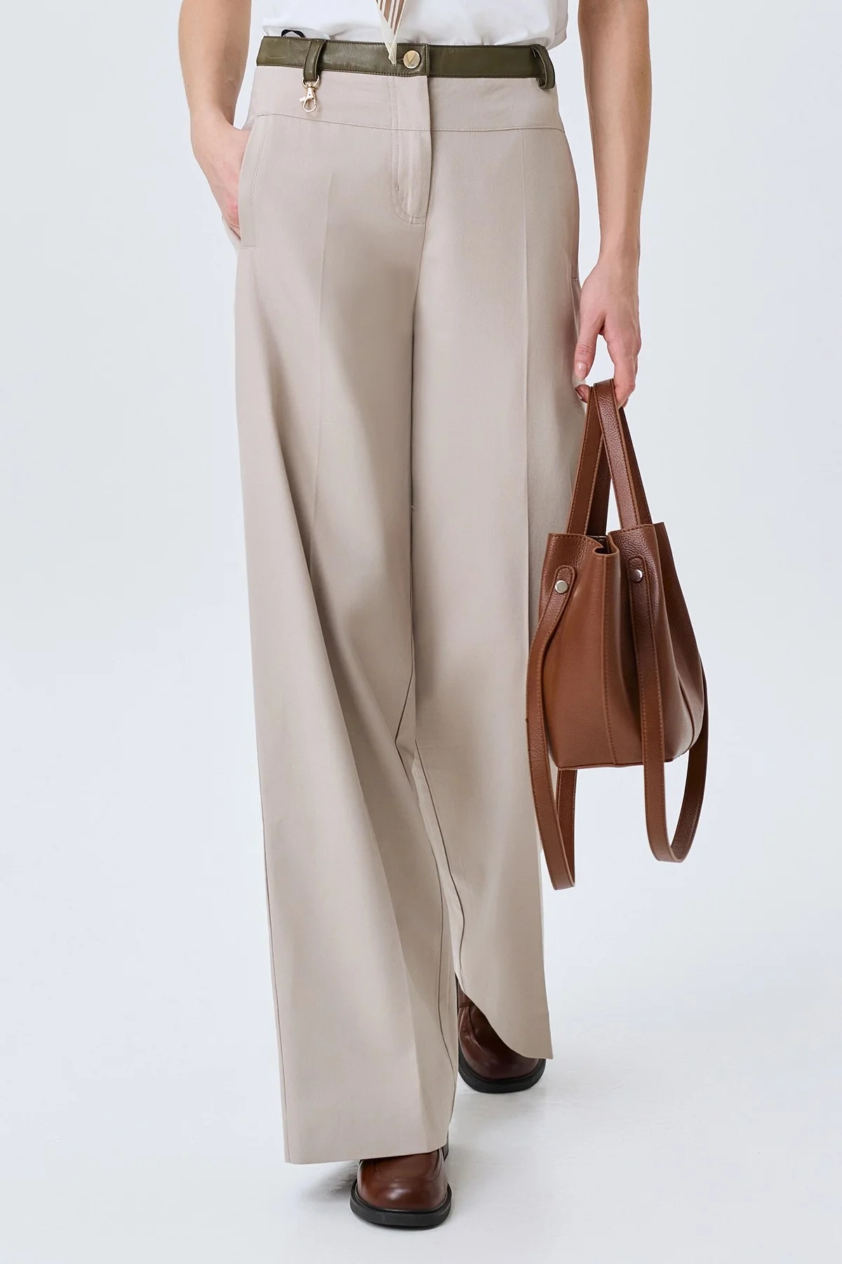 Широкие брюки с контрастным поясом, 44