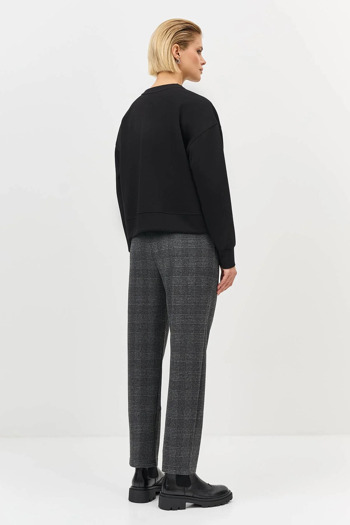 Лимитированная серия cвитшот с декоративными строчками и ремень, 44