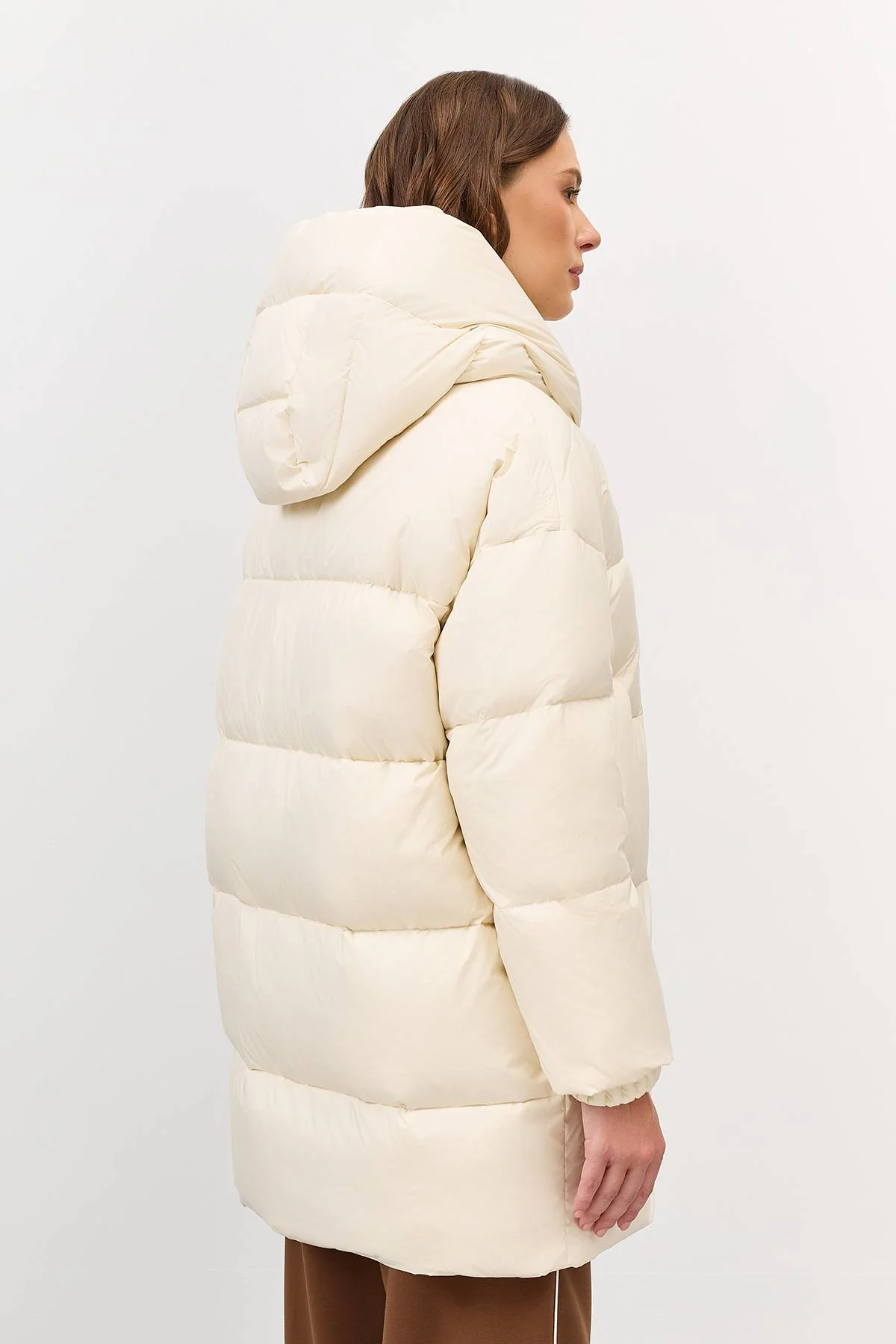 Лимитированная серия укороченный пуховик с акцентным воротником и палантин, 42