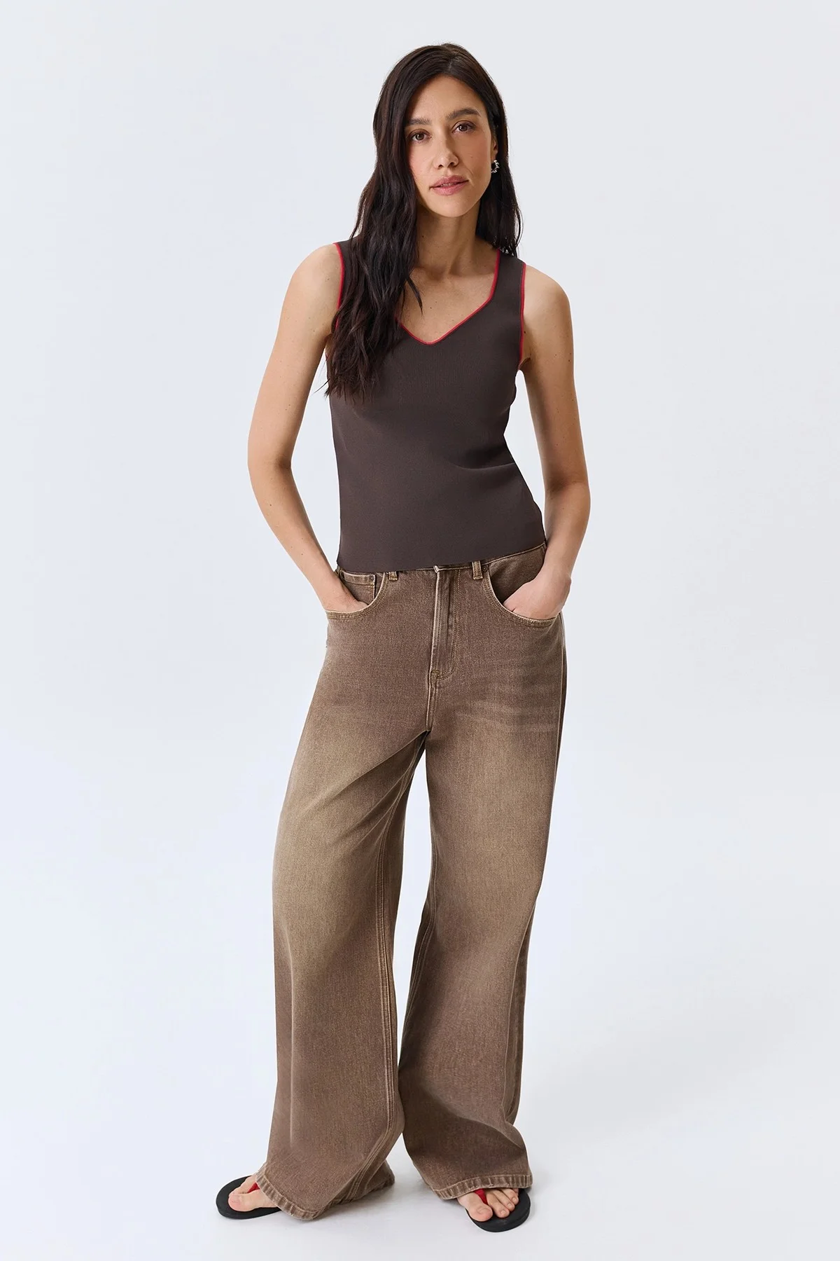 Топ из вискозы с контрастным кантом, 46